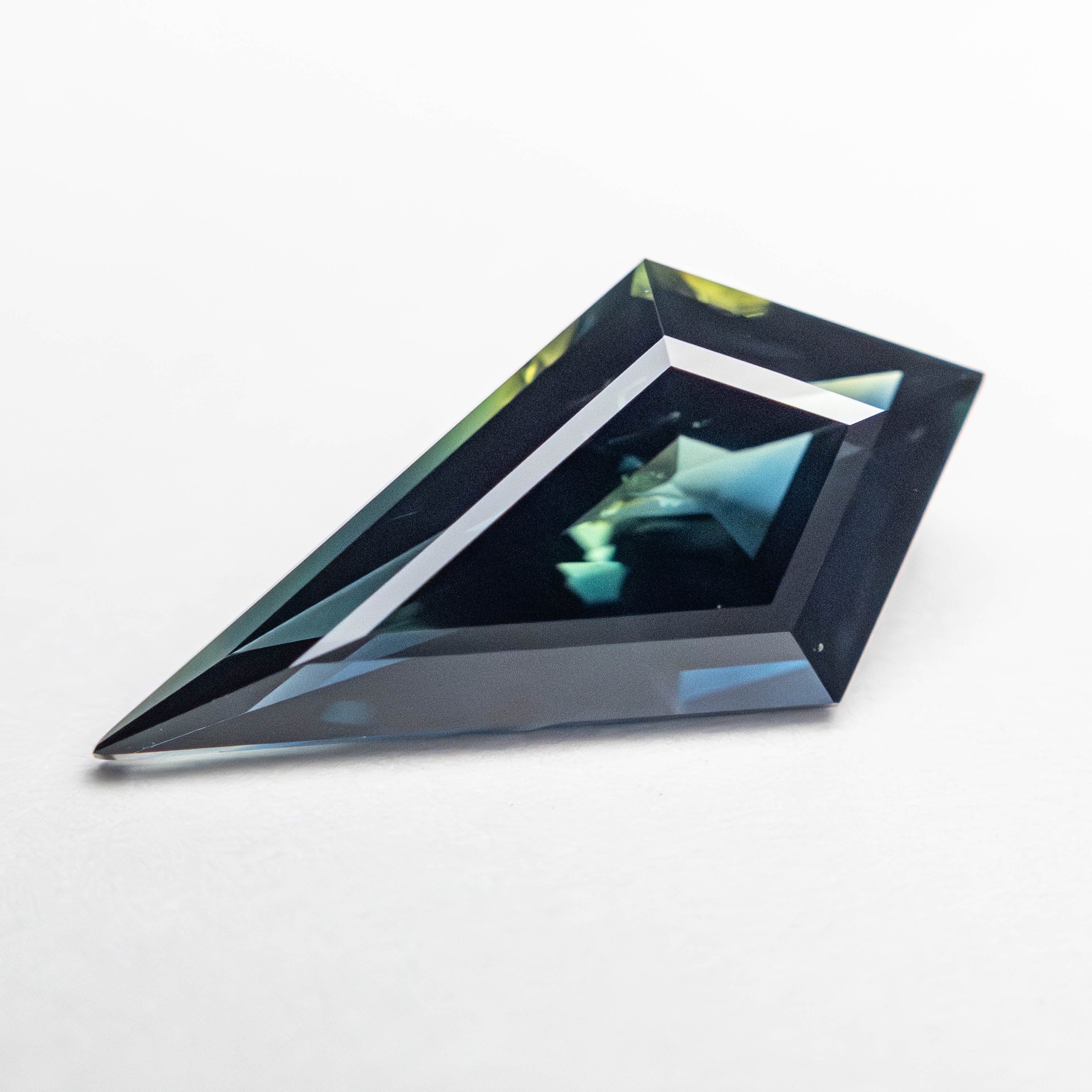 2.55ct 14.81x7.47x4.31mm Kite Step Cut Sapphire 23815-02-Staghead Designs