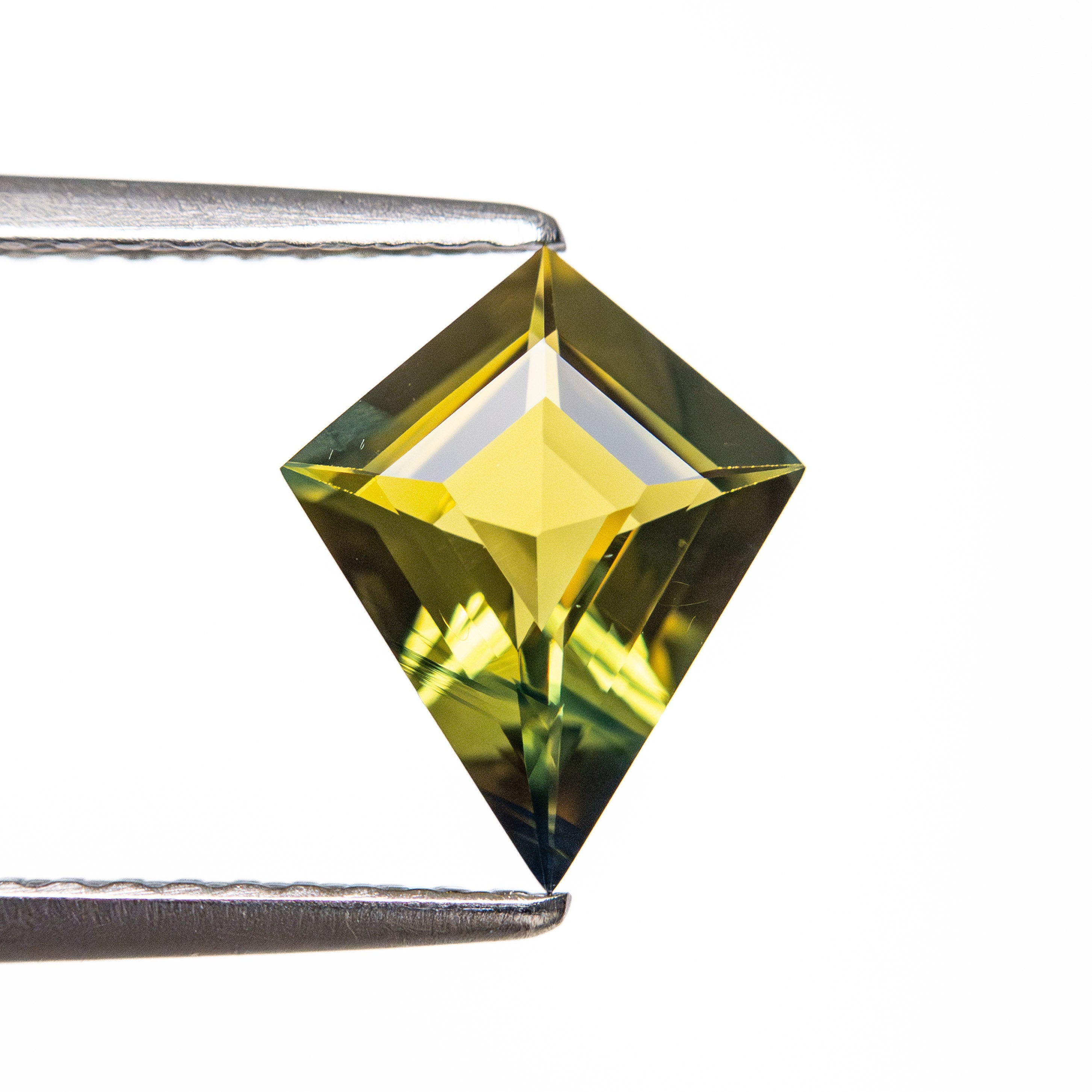 1.10ct 9.56x7.80x3.22mm Kite Step Cut Sapphire 25767-01-Staghead Designs