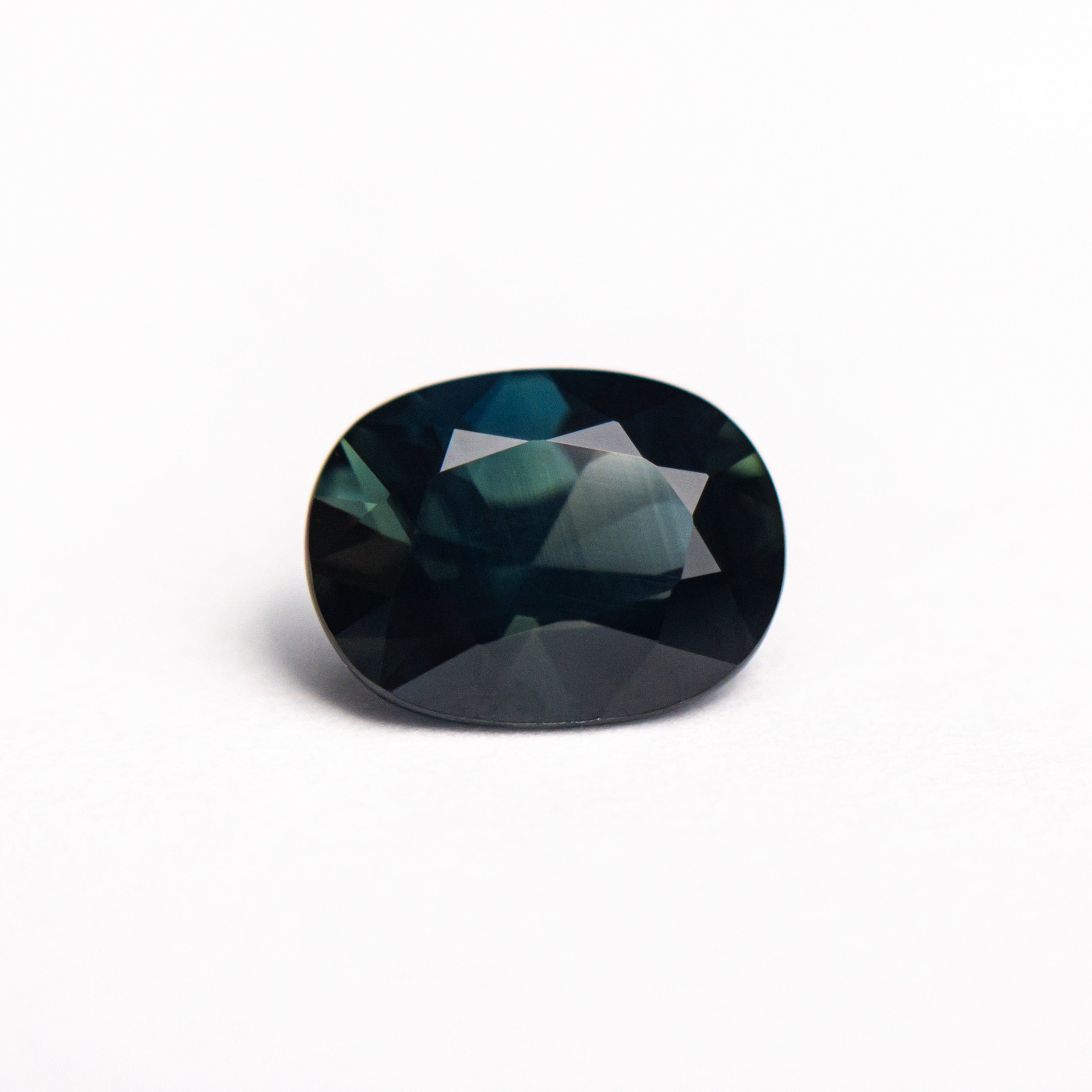 1.68ct 8.13x6.17x4.43mm Oval Brilliant Sapphire 25782-04-Staghead Designs