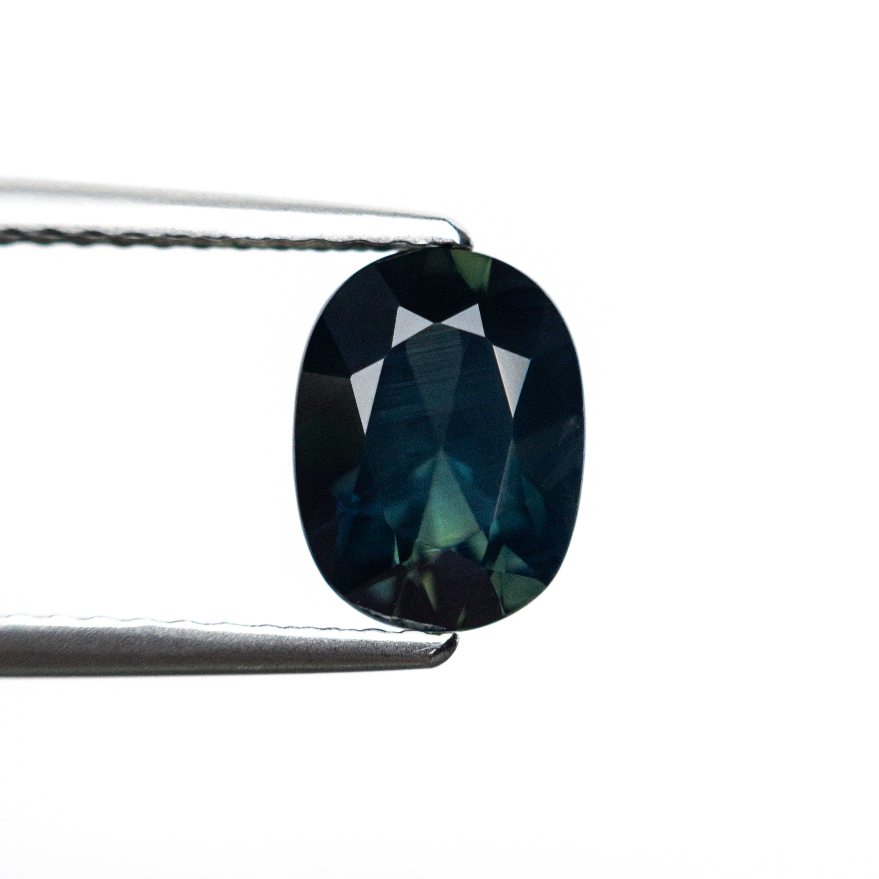 1.68ct 8.13x6.17x4.43mm Oval Brilliant Sapphire 25782-04-Staghead Designs