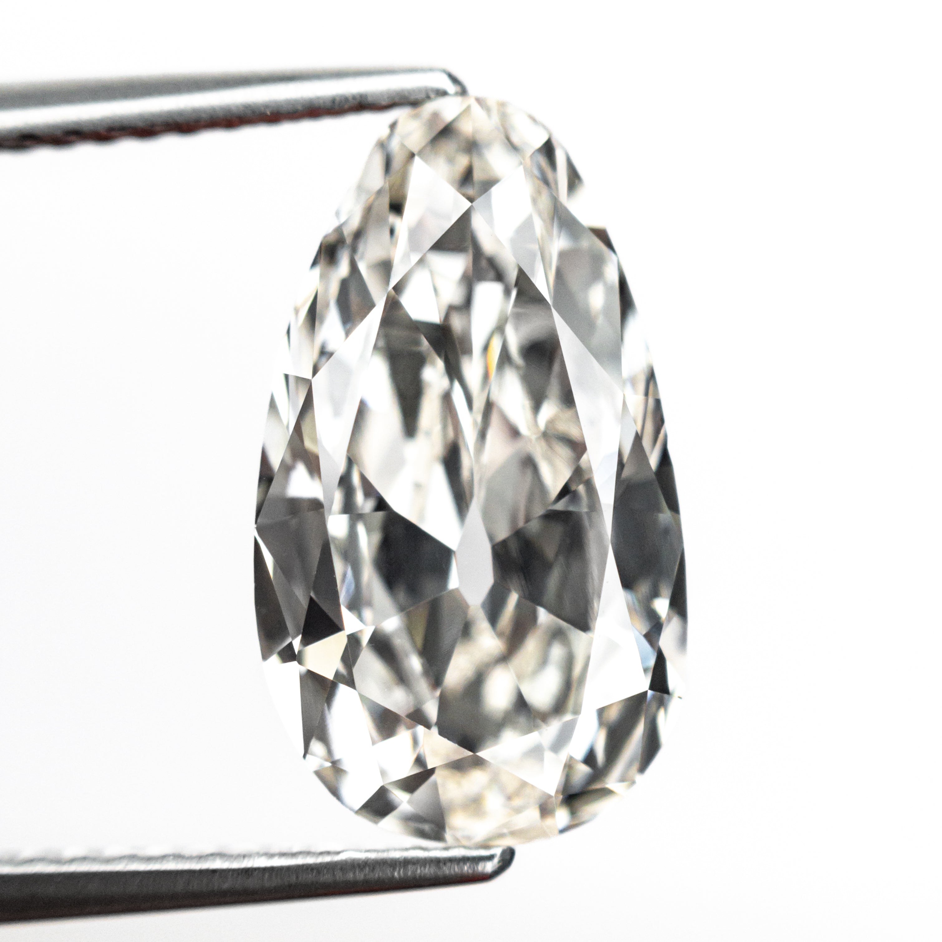 3.89ct 14.79x8.52x4.36mm VS1 K Modern Antique Pear Brilliant 25918-01-Staghead Designs