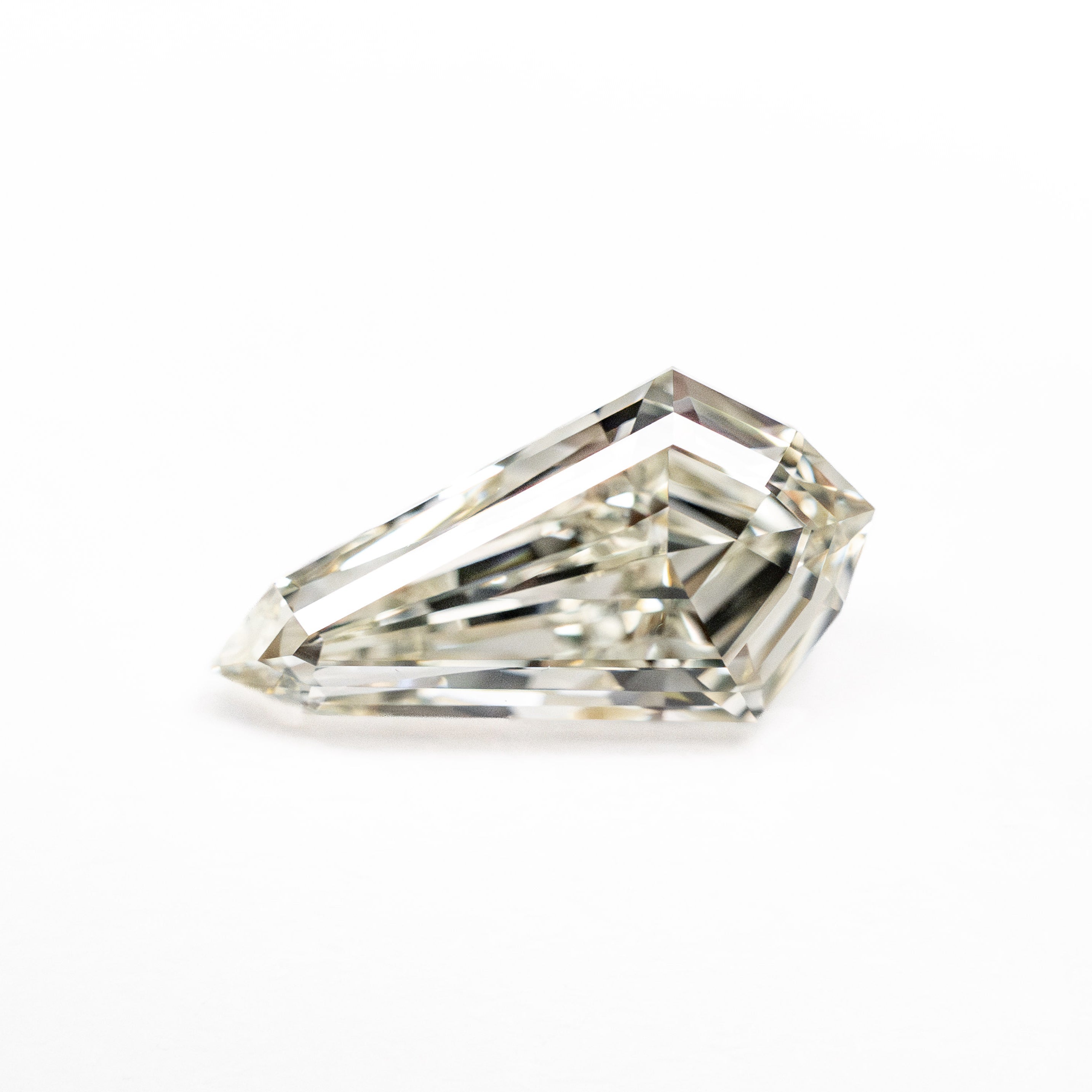 RETURNING D14186 JUNE 26 - 1.00ct 10.15x5.36x3.05mm VVS1 L Shield Step Cut 25957-02-Staghead Designs