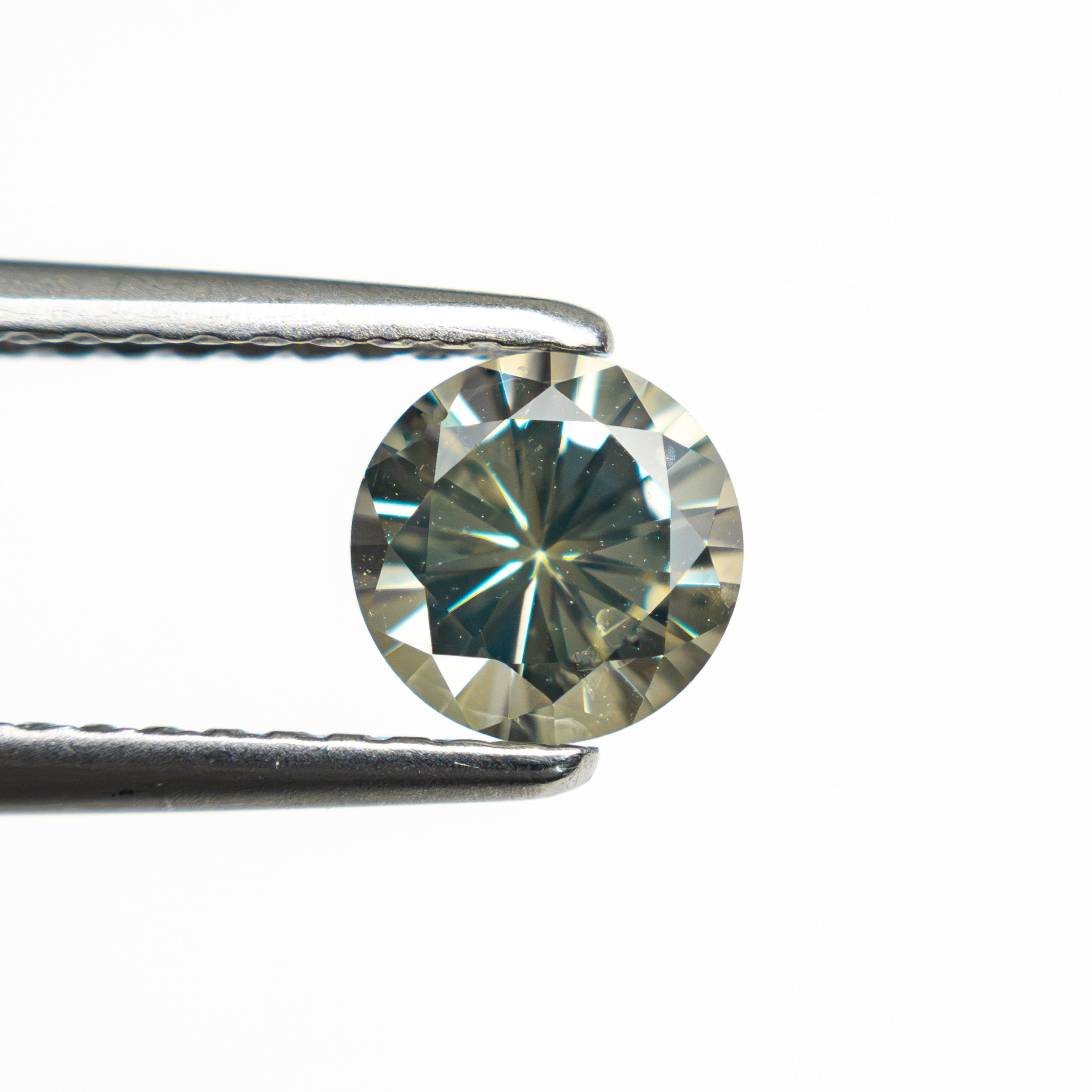 0.77ct 5.54x5.52x3.55mm Round Brilliant Sapphire 26134-19