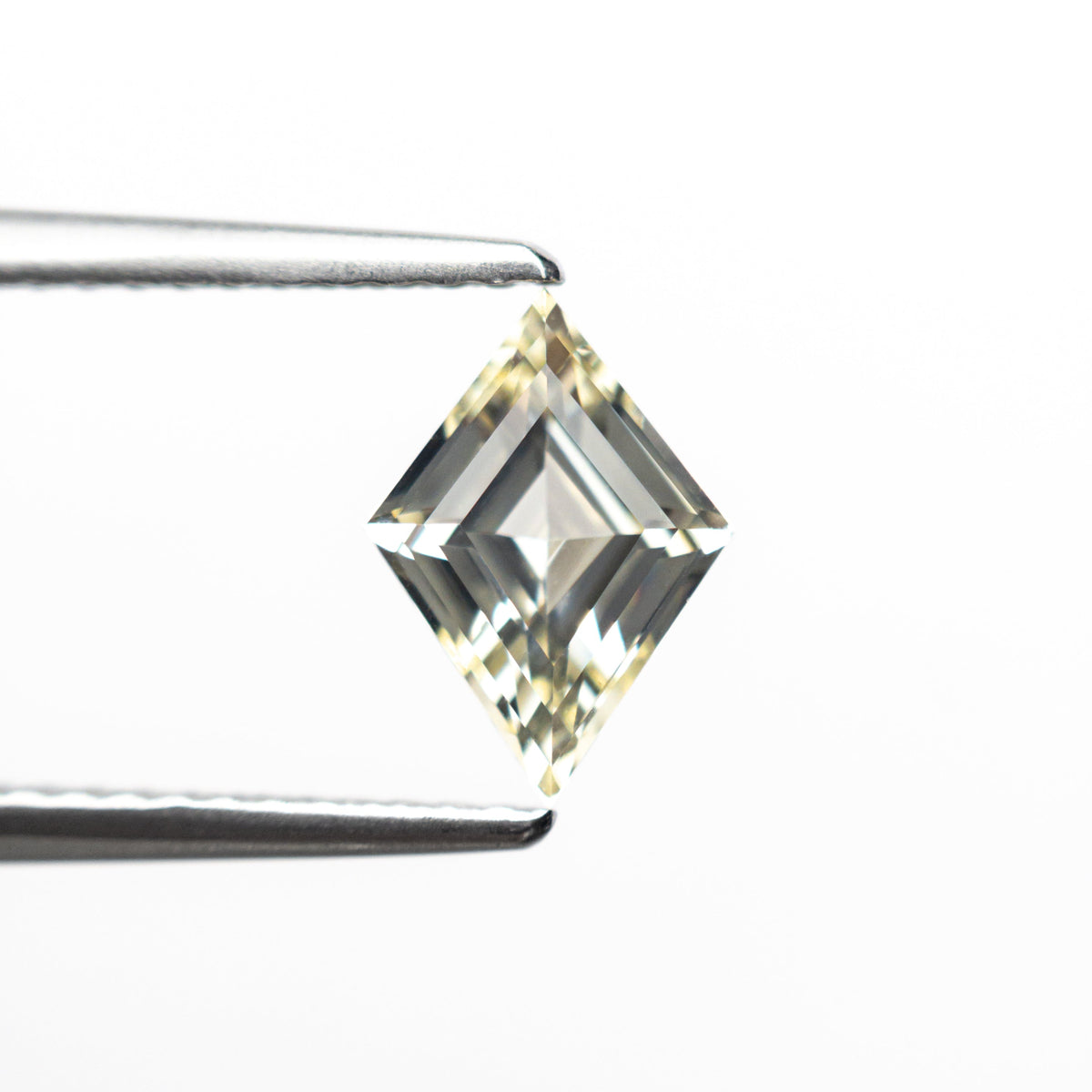 1.09ct 8.89x6.32x3.60mm Lozenge Step Cut Sapphire 26439-01-Staghead Designs