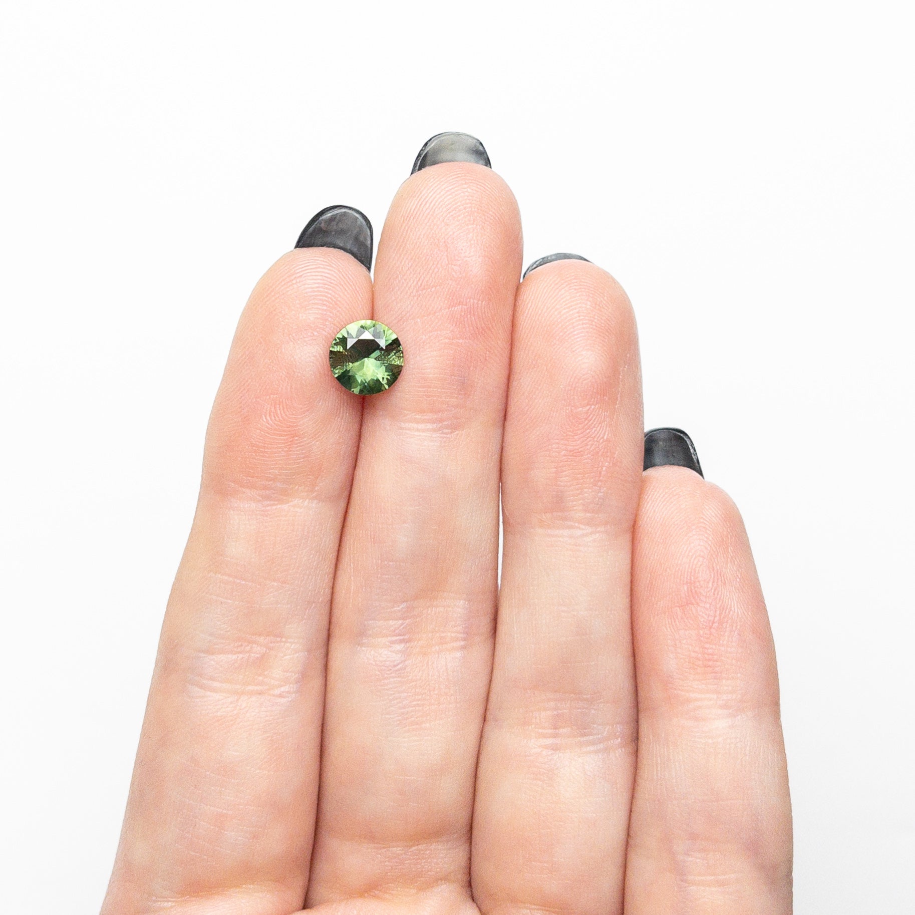 1.31ct 6.87x6.84x3.91mm Round Brilliant Sapphire 26493-07-Staghead Designs