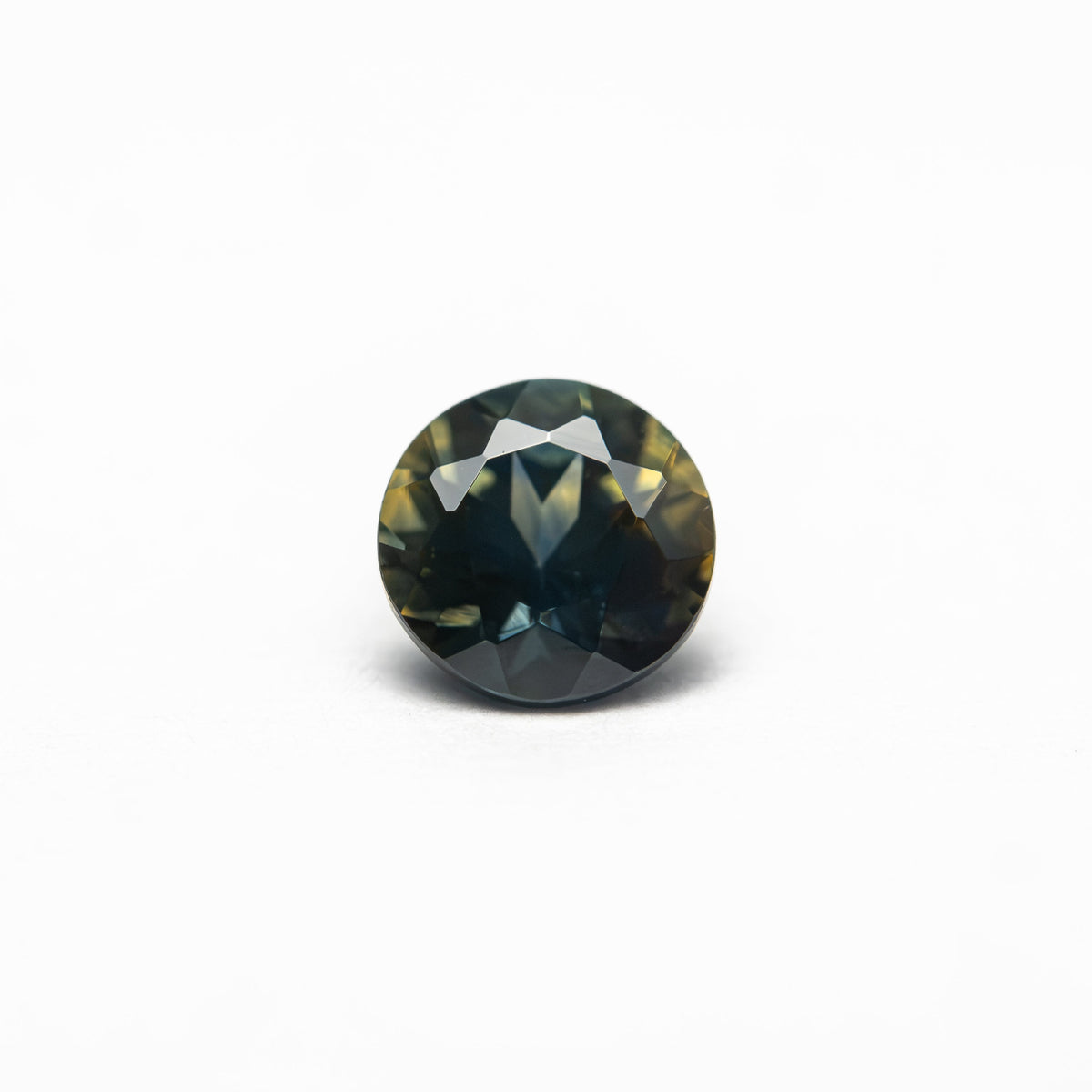 0.70ct 5.16x5.10x3.61mm Round Brilliant Sapphire 26526-08-Staghead Designs