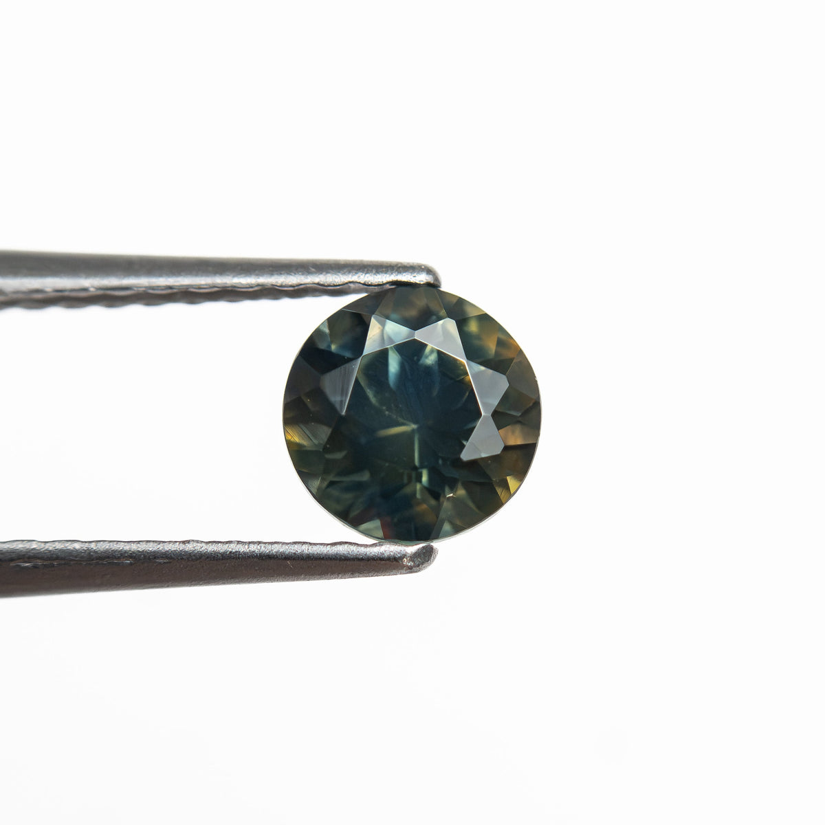 0.70ct 5.16x5.10x3.61mm Round Brilliant Sapphire 26526-08-Staghead Designs