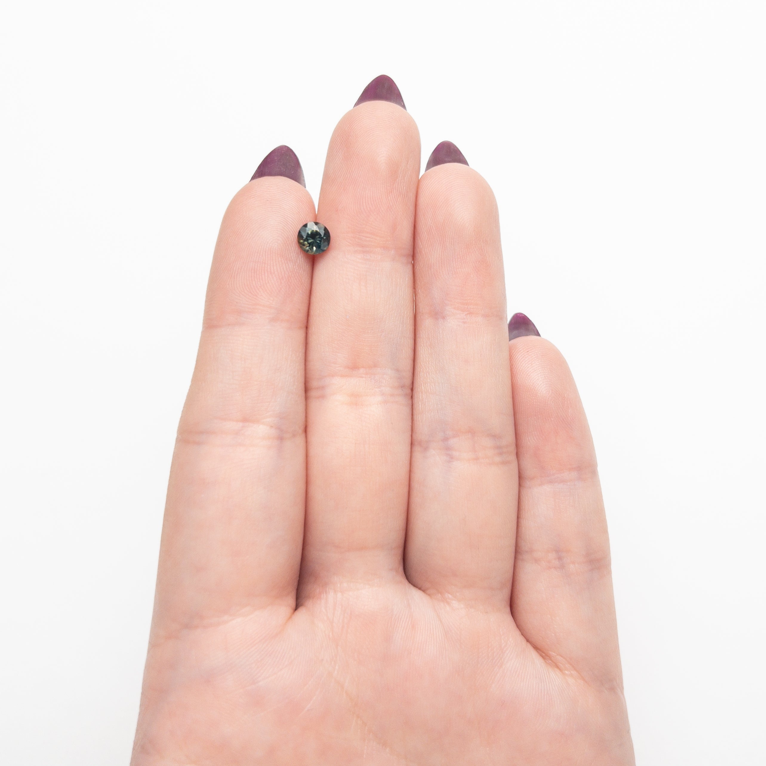 0.70ct 5.16x5.10x3.61mm Round Brilliant Sapphire 26526-08-Staghead Designs
