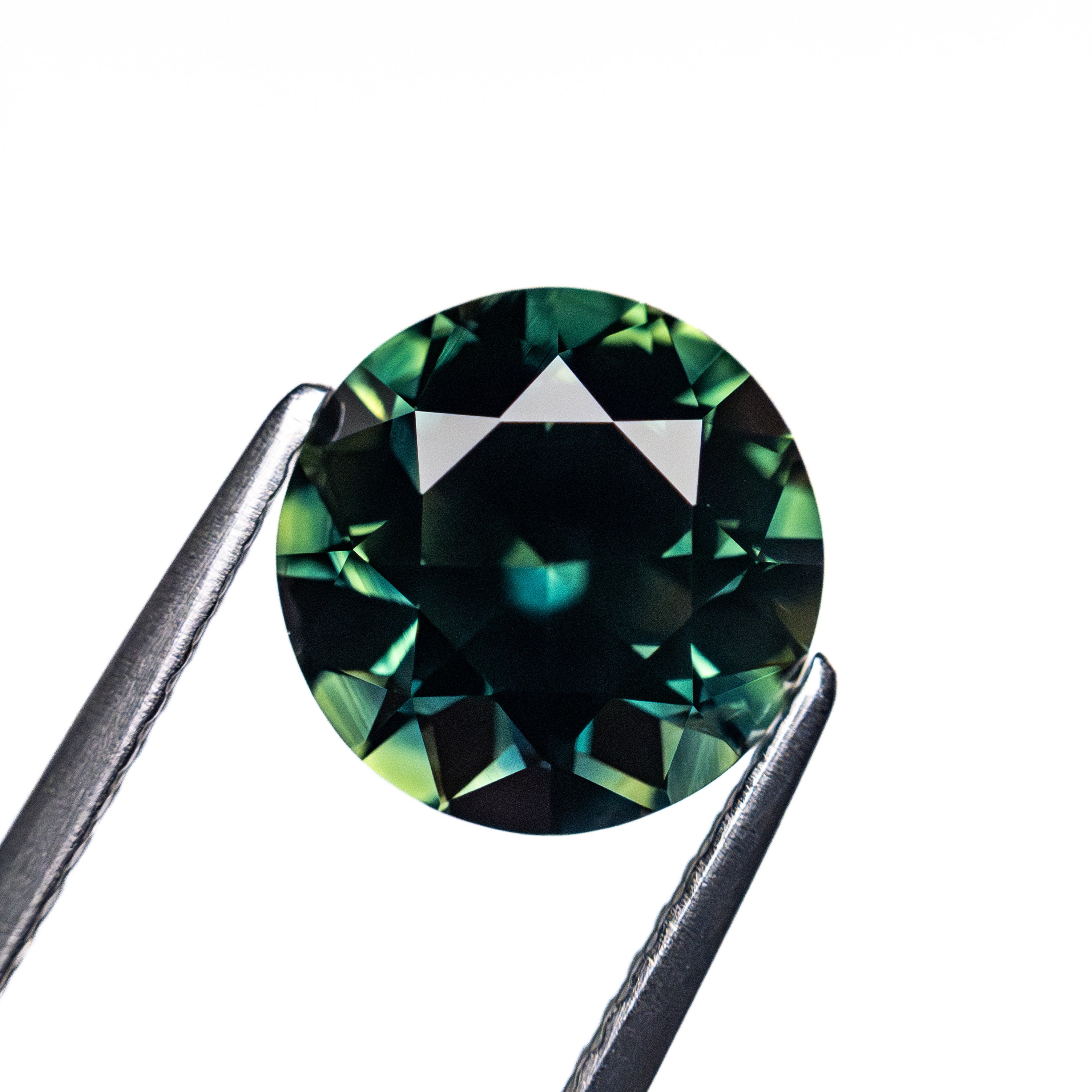 2.81ct 8.52x8.53x5.58mm Round Brilliant Sapphire 26625-02-Staghead Designs