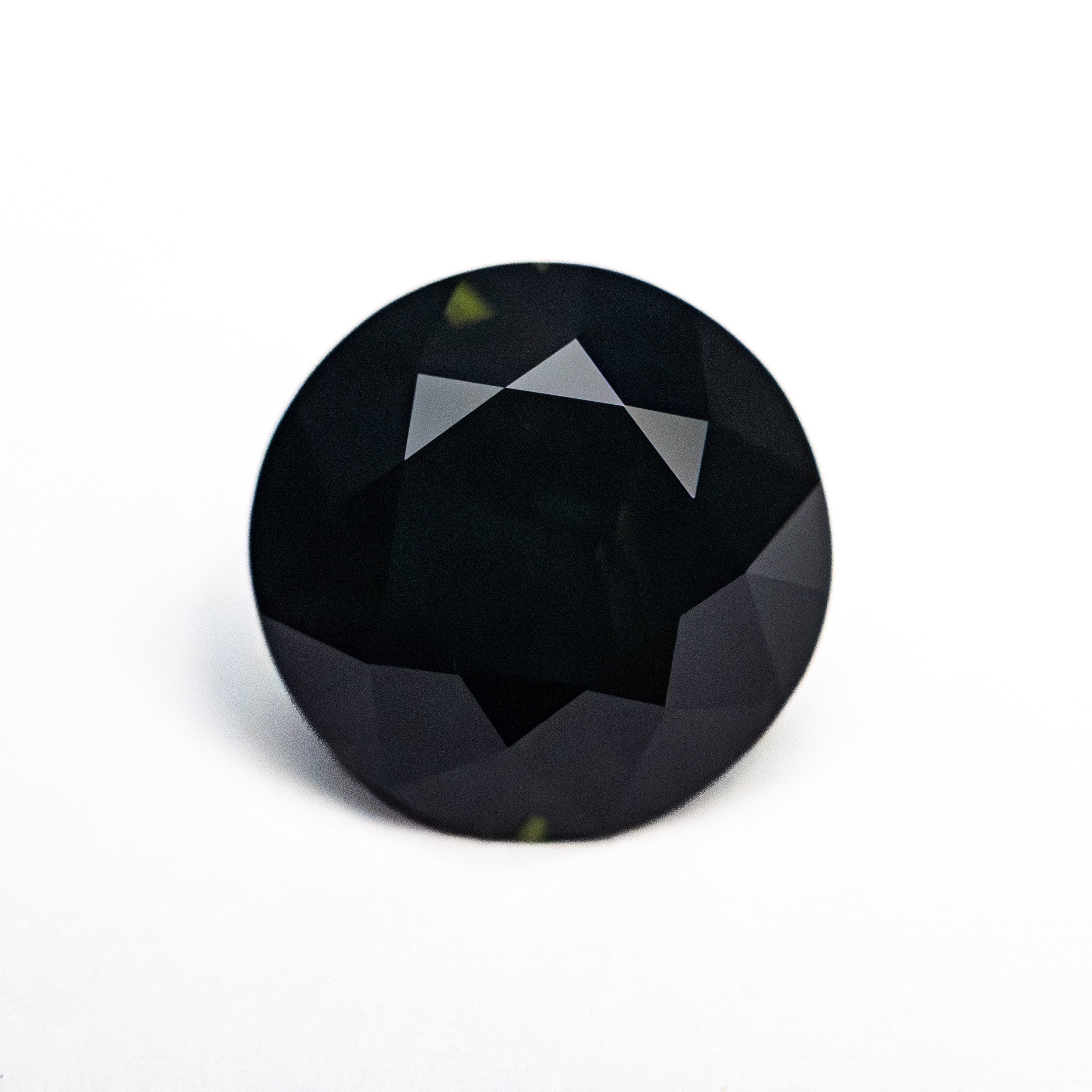 3.14ct 8.86x8.89x5.62mm Round Brilliant Sapphire 26625-03-Staghead Designs