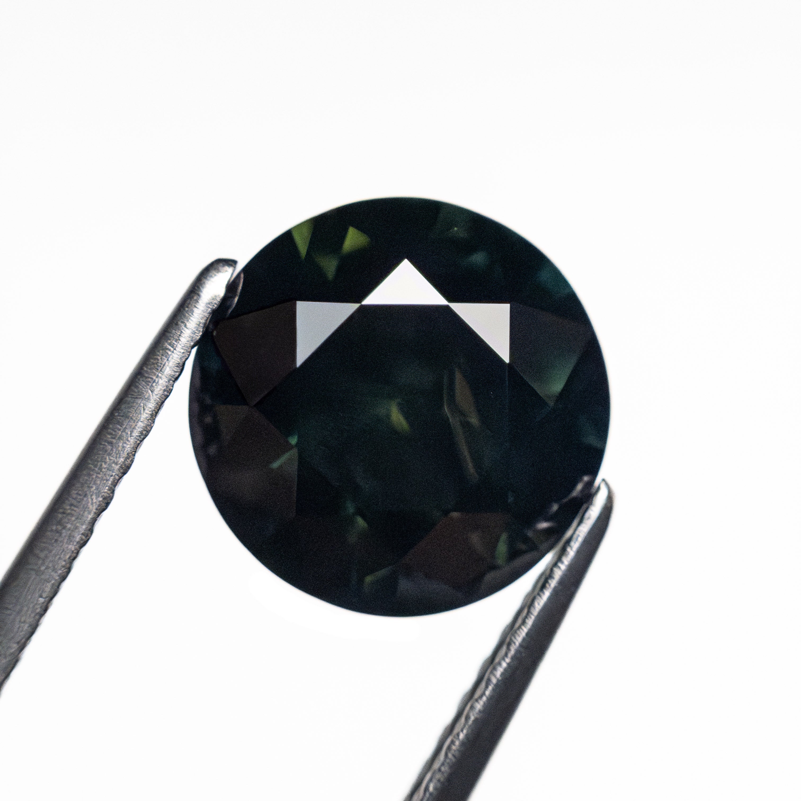 3.14ct 8.86x8.89x5.62mm Round Brilliant Sapphire 26625-03-Staghead Designs