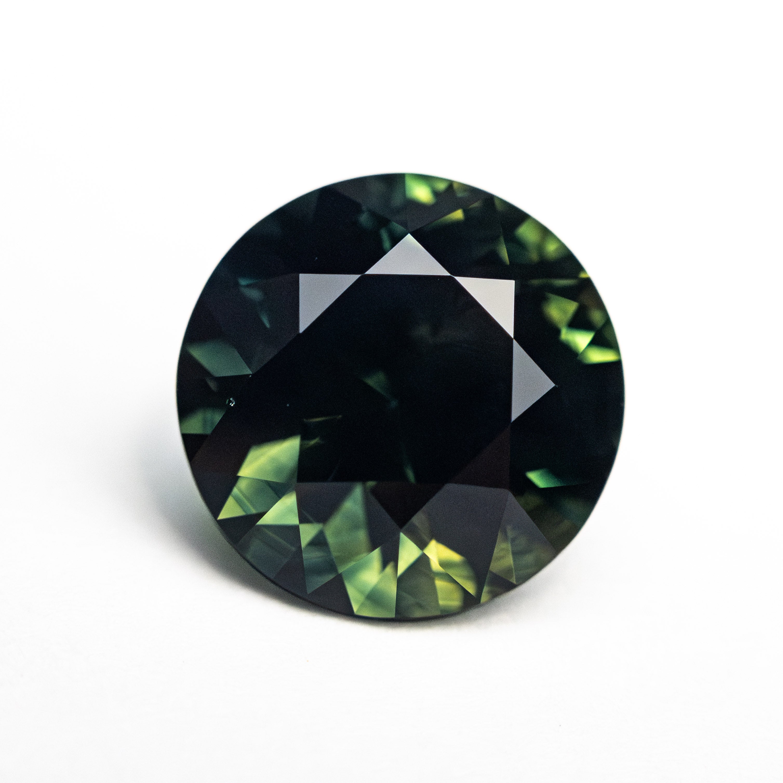 4.02ct 9.60x9.61x6.36mm Round Brilliant Sapphire 26625-04-Staghead Designs