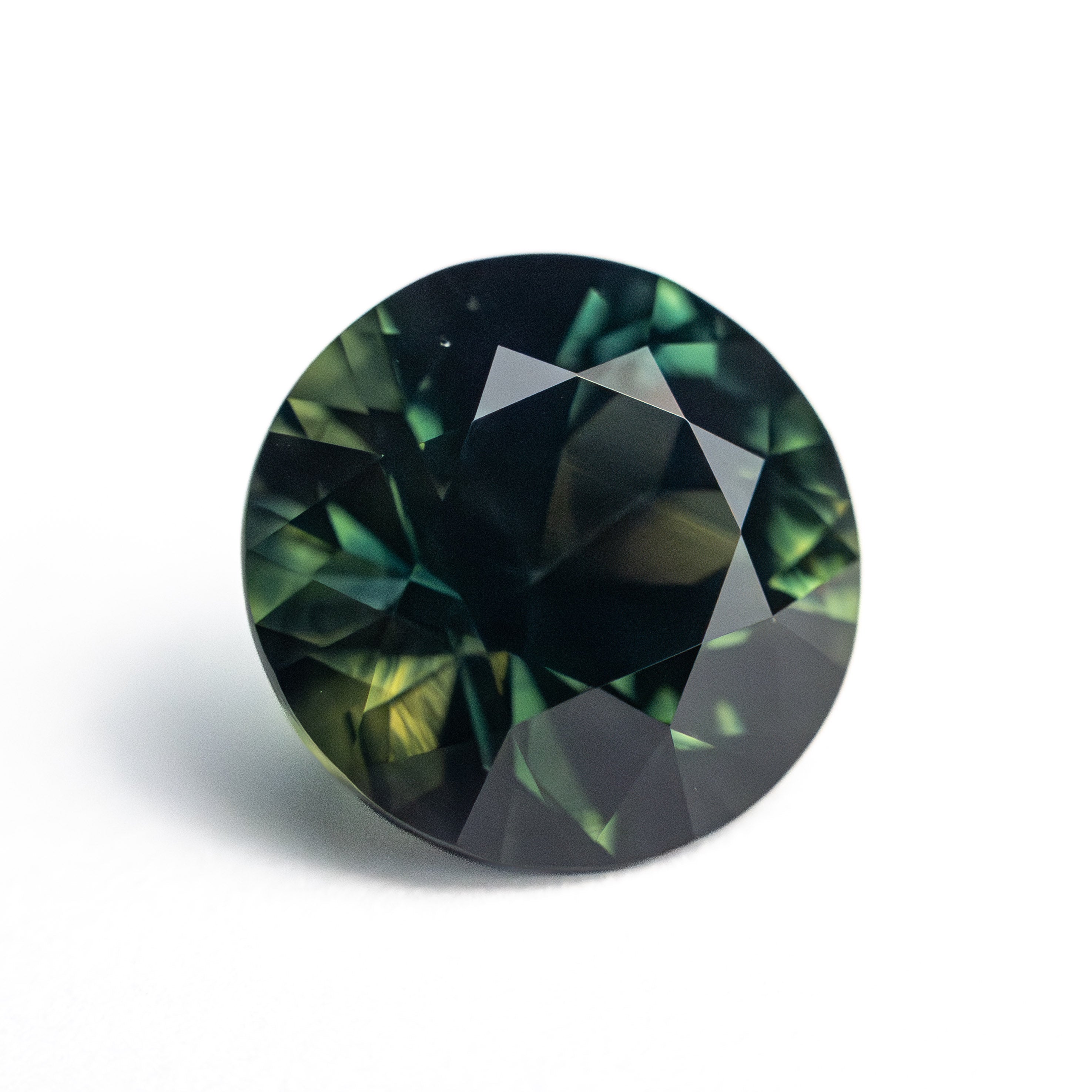 4.02ct 9.60x9.61x6.36mm Round Brilliant Sapphire 26625-04-Staghead Designs