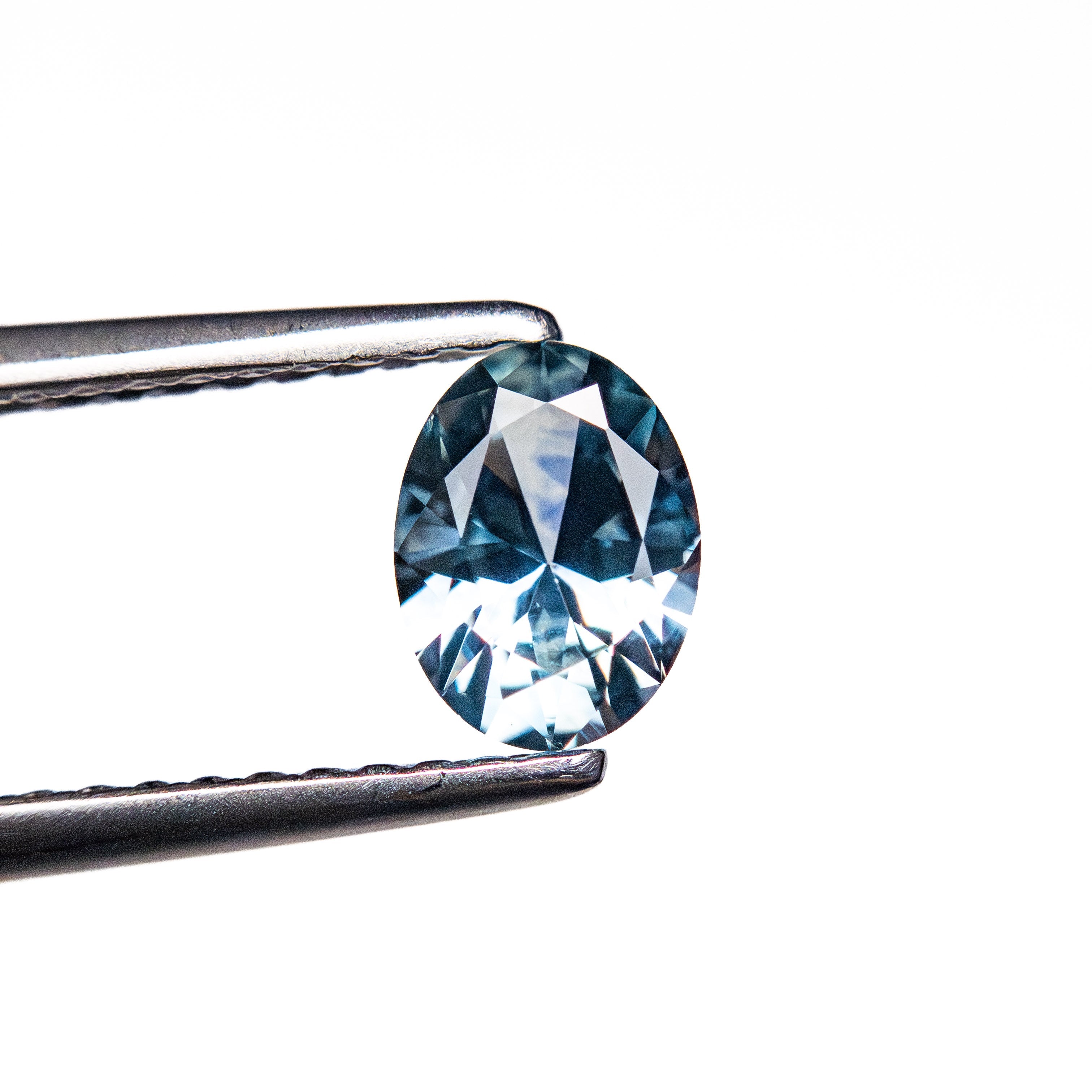 0.66ct 6.24x4.66x3.01mm Oval Brilliant Sapphire 26667-01-Staghead Designs
