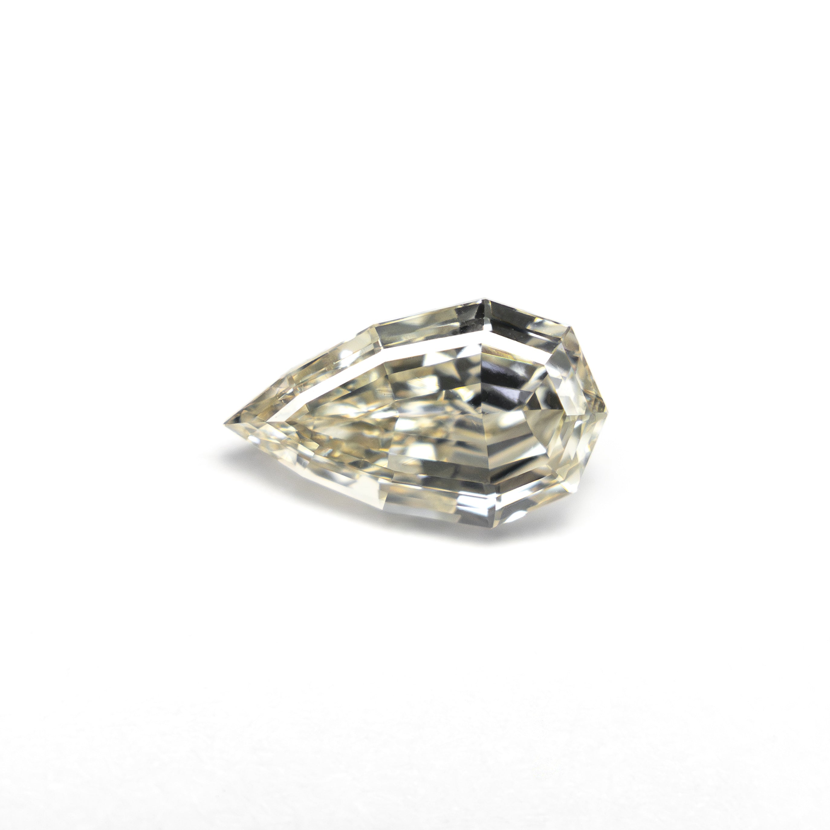 0.71ct 7.85x4.68x2.90mm VVS2 Q-R Geo Pear Step Cut 🇿🇦 27364-15-Staghead Designs