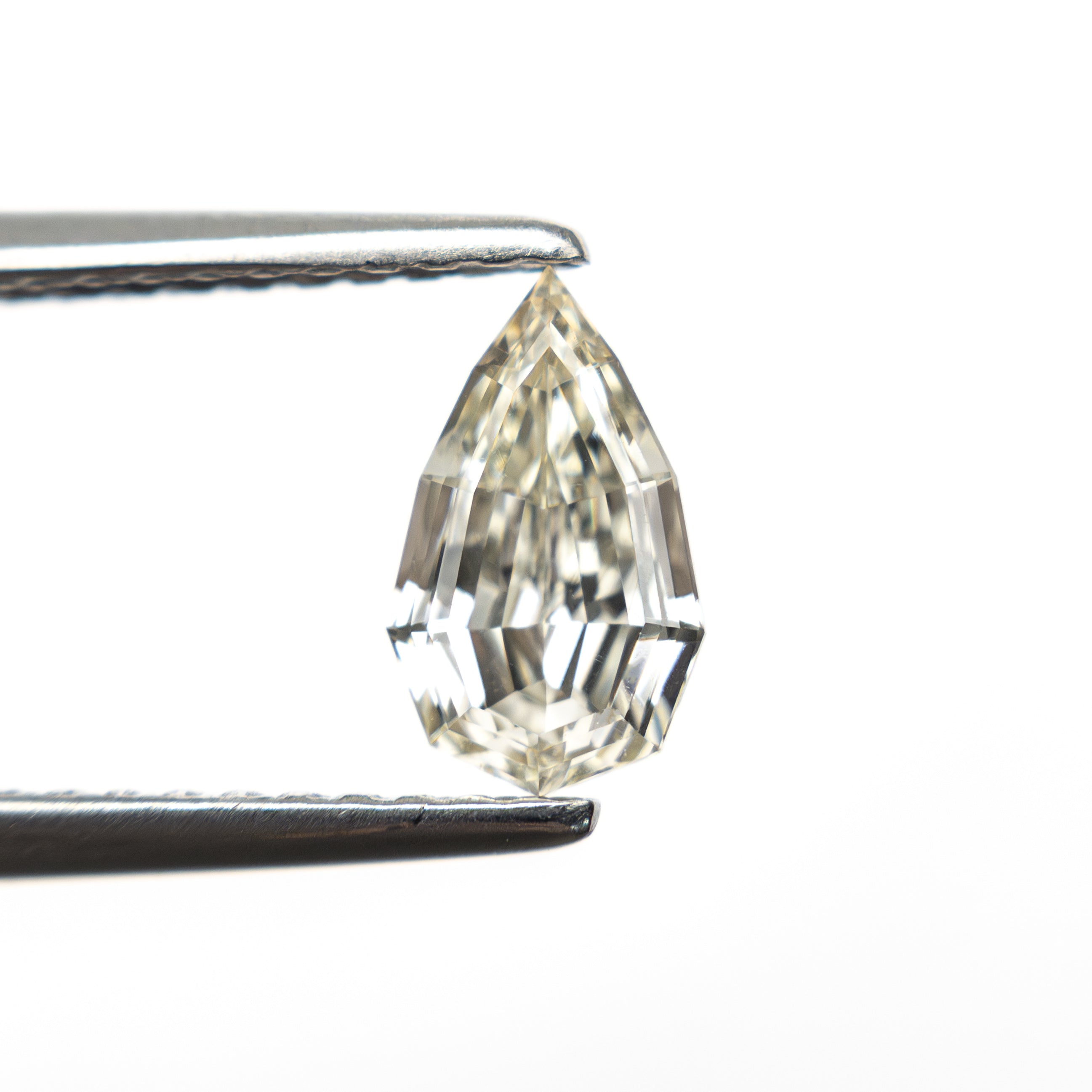 0.71ct 7.85x4.68x2.90mm VVS2 Q-R Geo Pear Step Cut 🇿🇦 27364-15-Staghead Designs