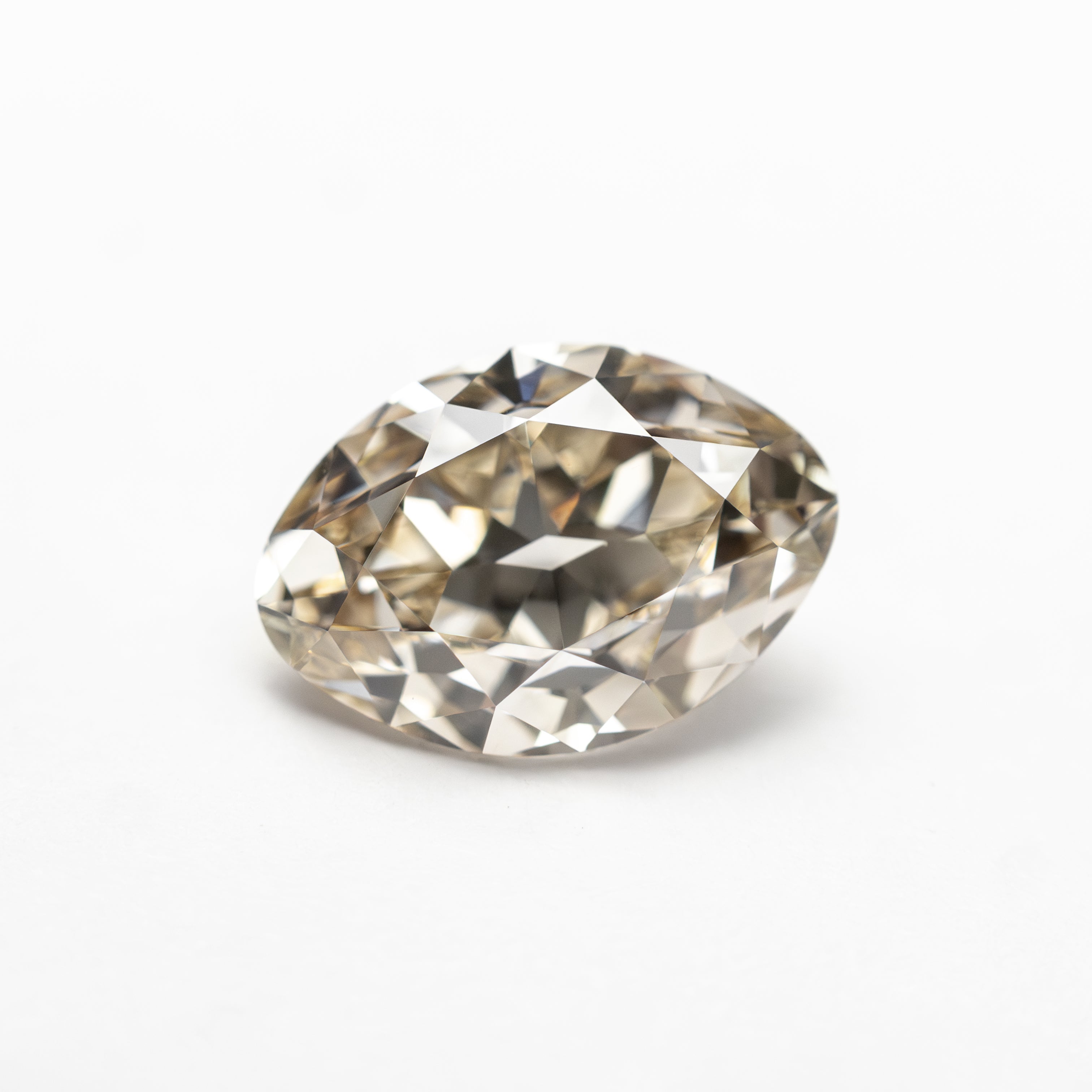 1.61ct 9.02x6.30x4.20mm VS2 W-X Modern Antique Moval Brilliant 🇨🇦 27573-01-Staghead Designs