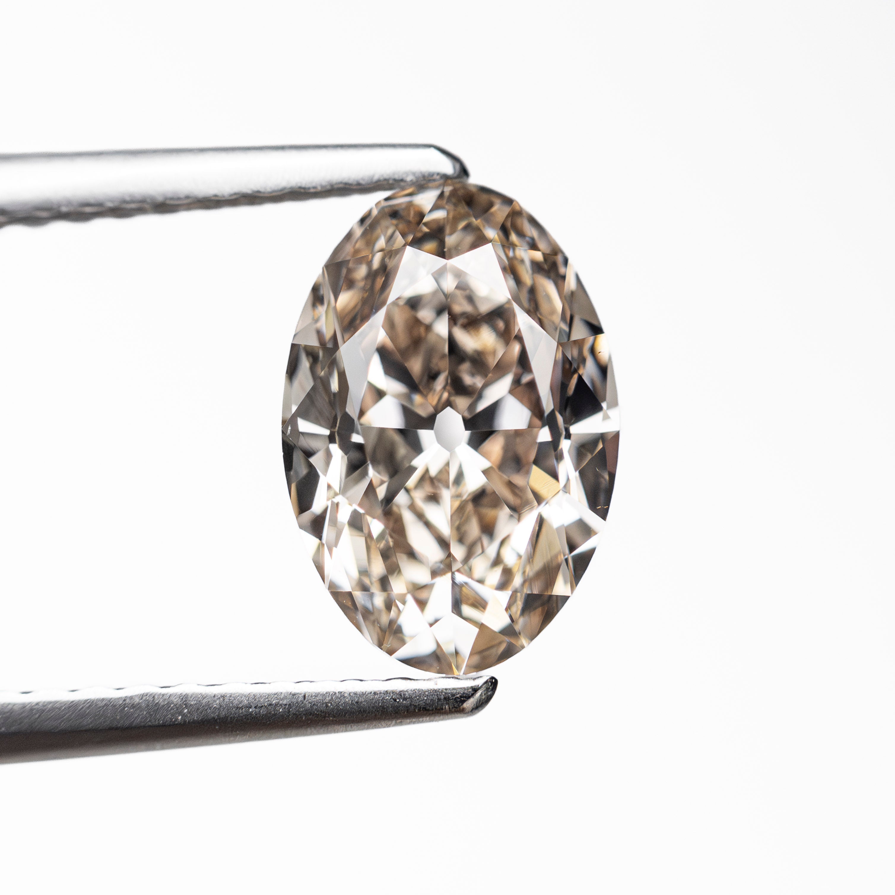 1.65ct 9.32x6.27x4.14mm VS2 C3 Modern Antique Oval Brilliant 27905-02