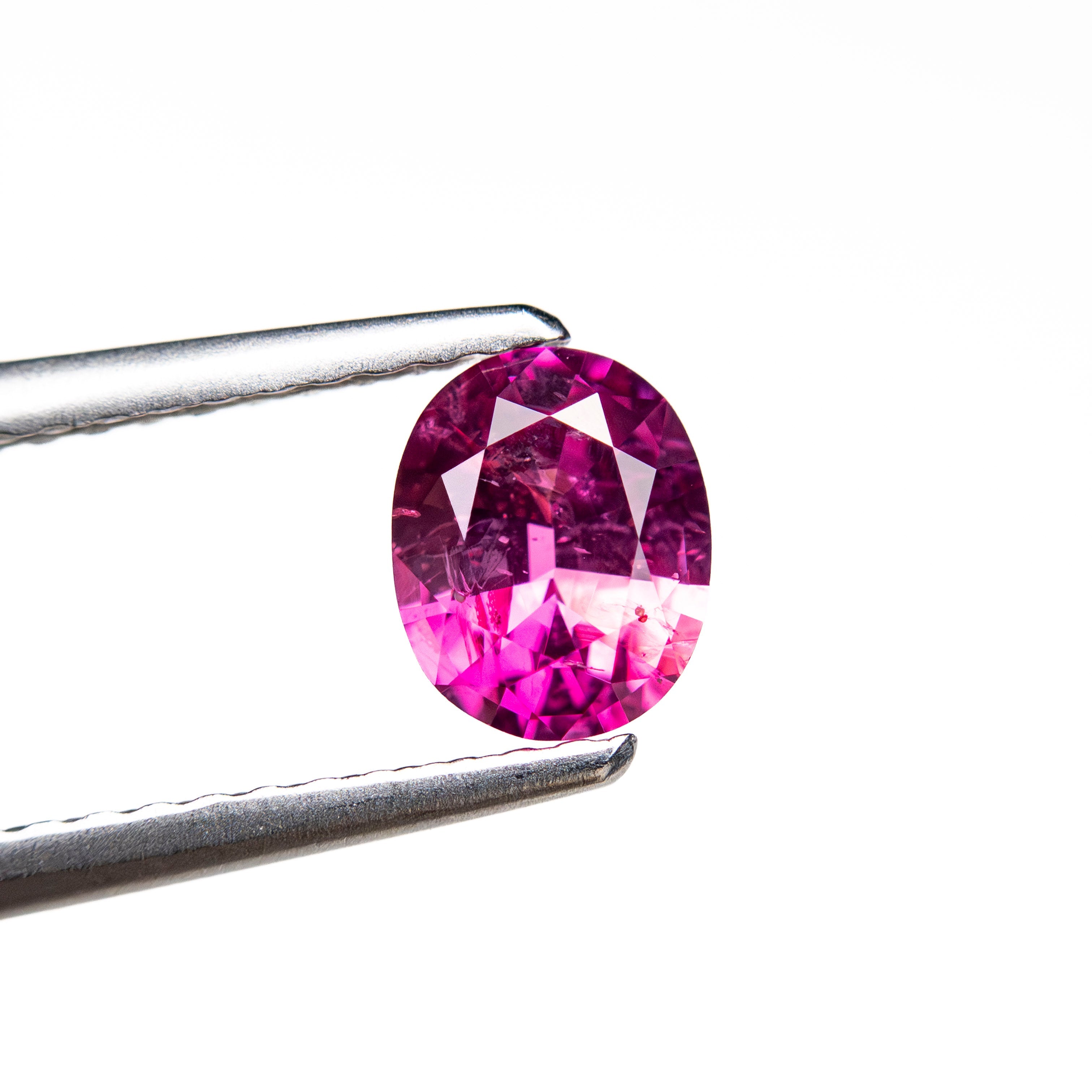 0.71ct 6.04x4.88x3.01mm Oval Brilliant Sapphire 27955-01-Staghead Designs