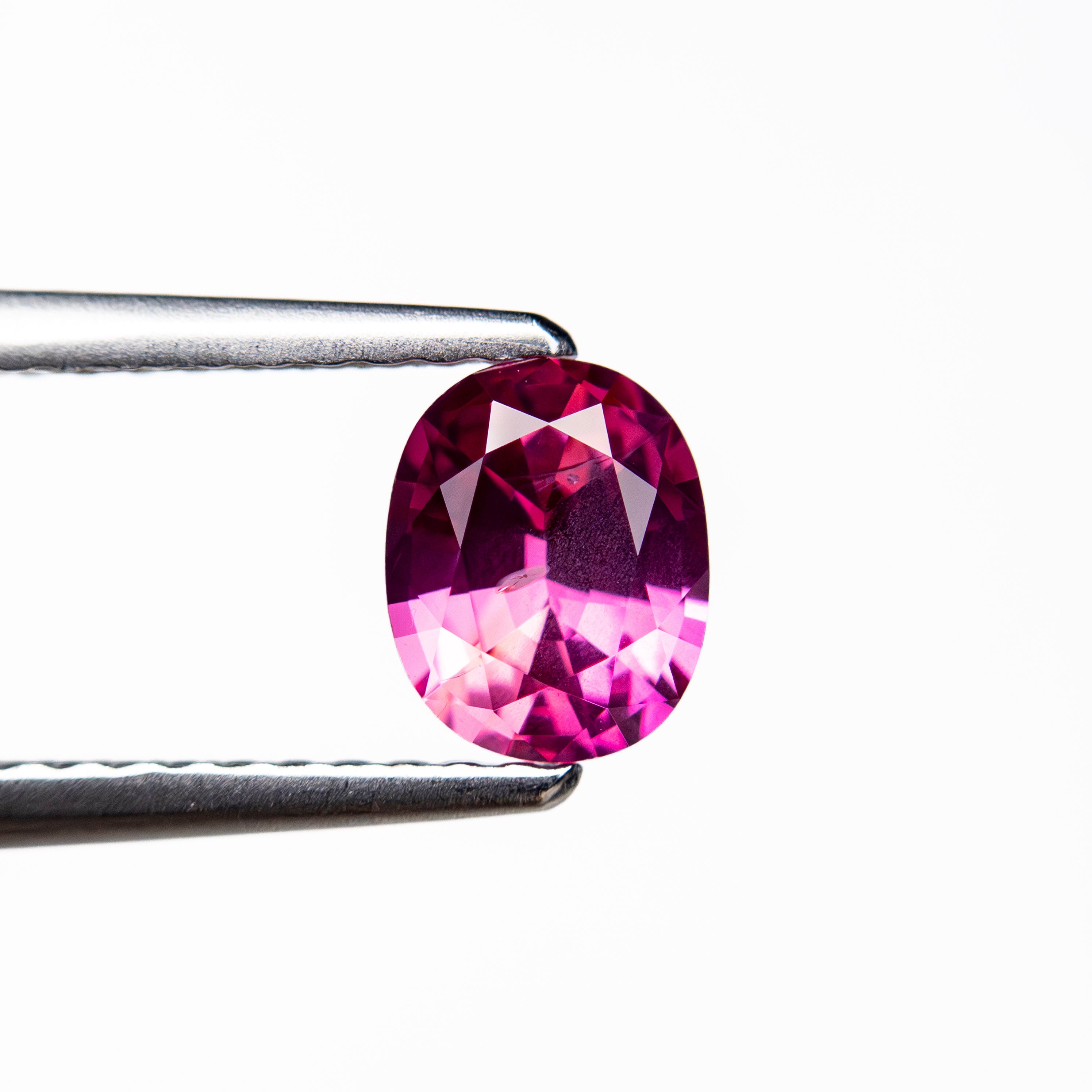 0.78ct 6.04x4.87x3.17mm Oval Brilliant Sapphire 27955-02-Staghead Designs