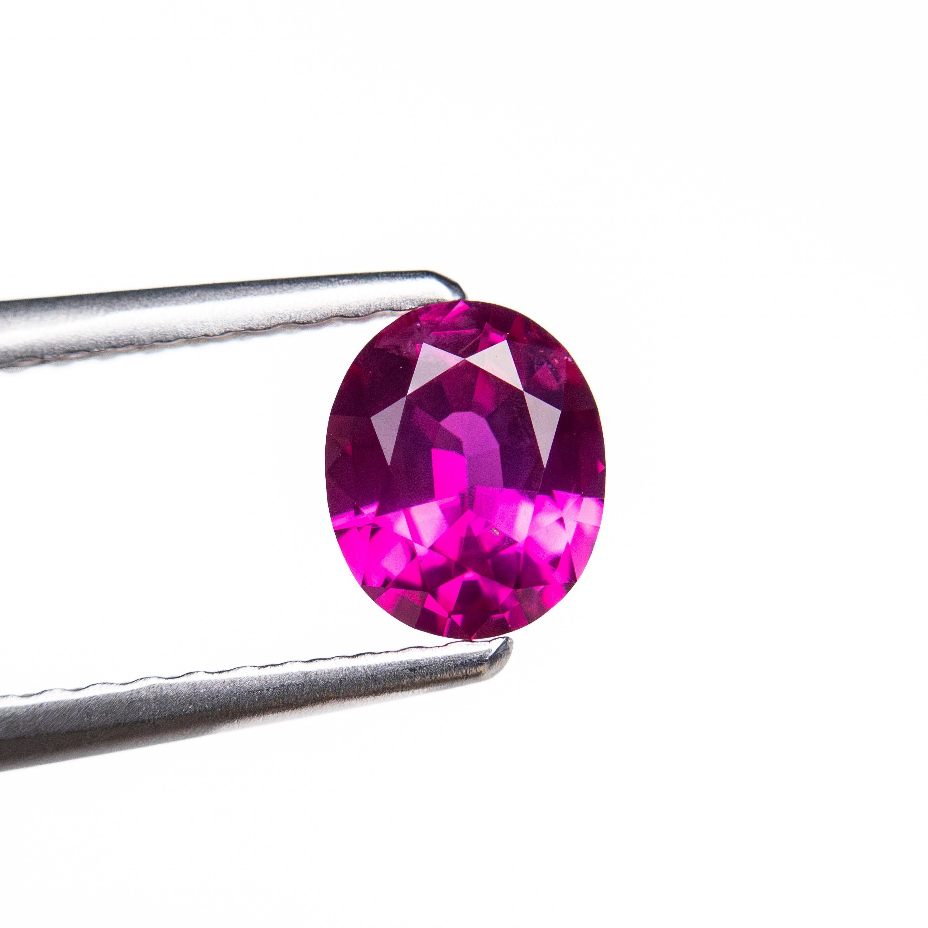 0.73ct 6.05x5.01x2.99 Oval Brilliant Sapphire 27955-03-Staghead Designs