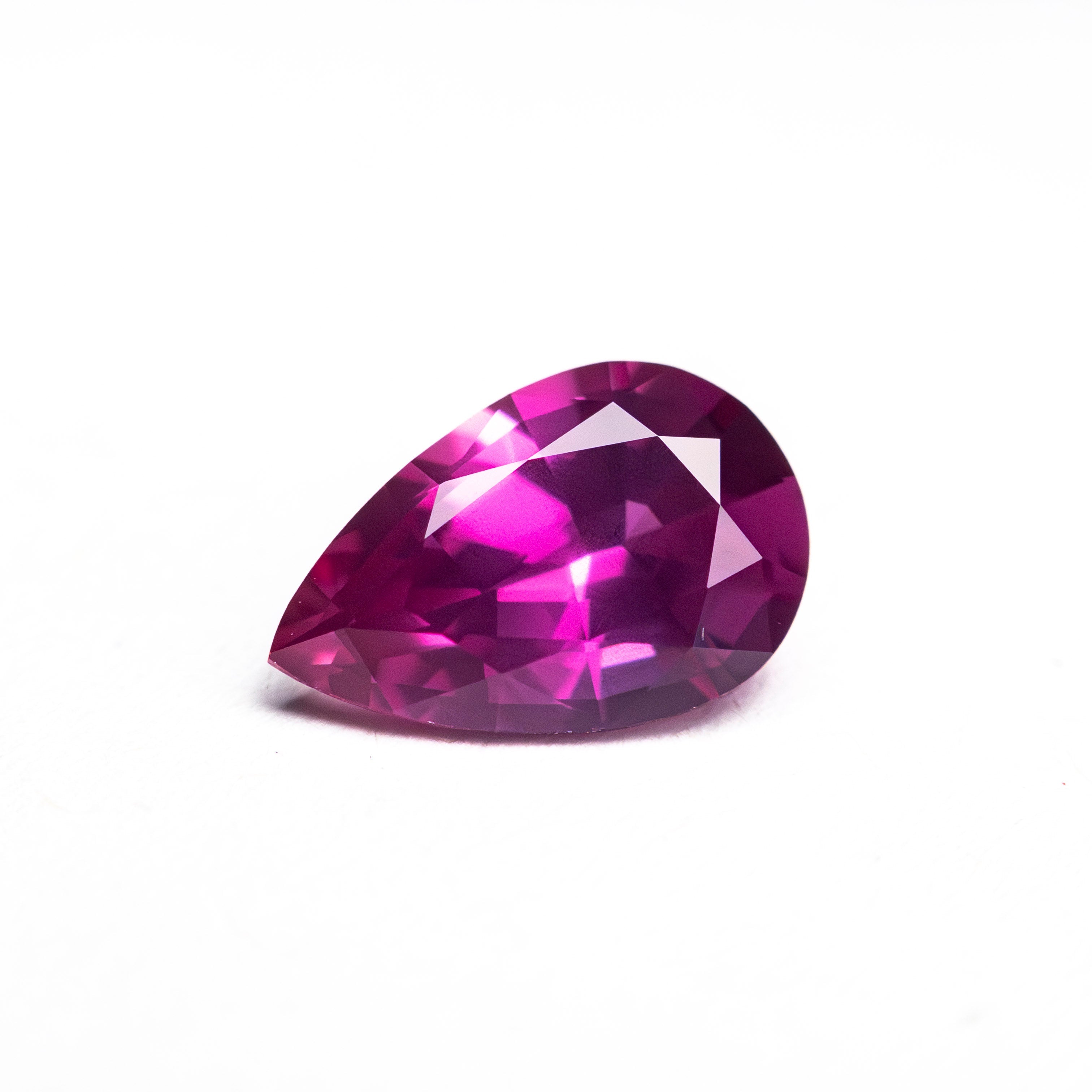 1.24ct 8.53x5.56x3.75mm Pear Brilliant Sapphire 27955-06-Staghead Designs