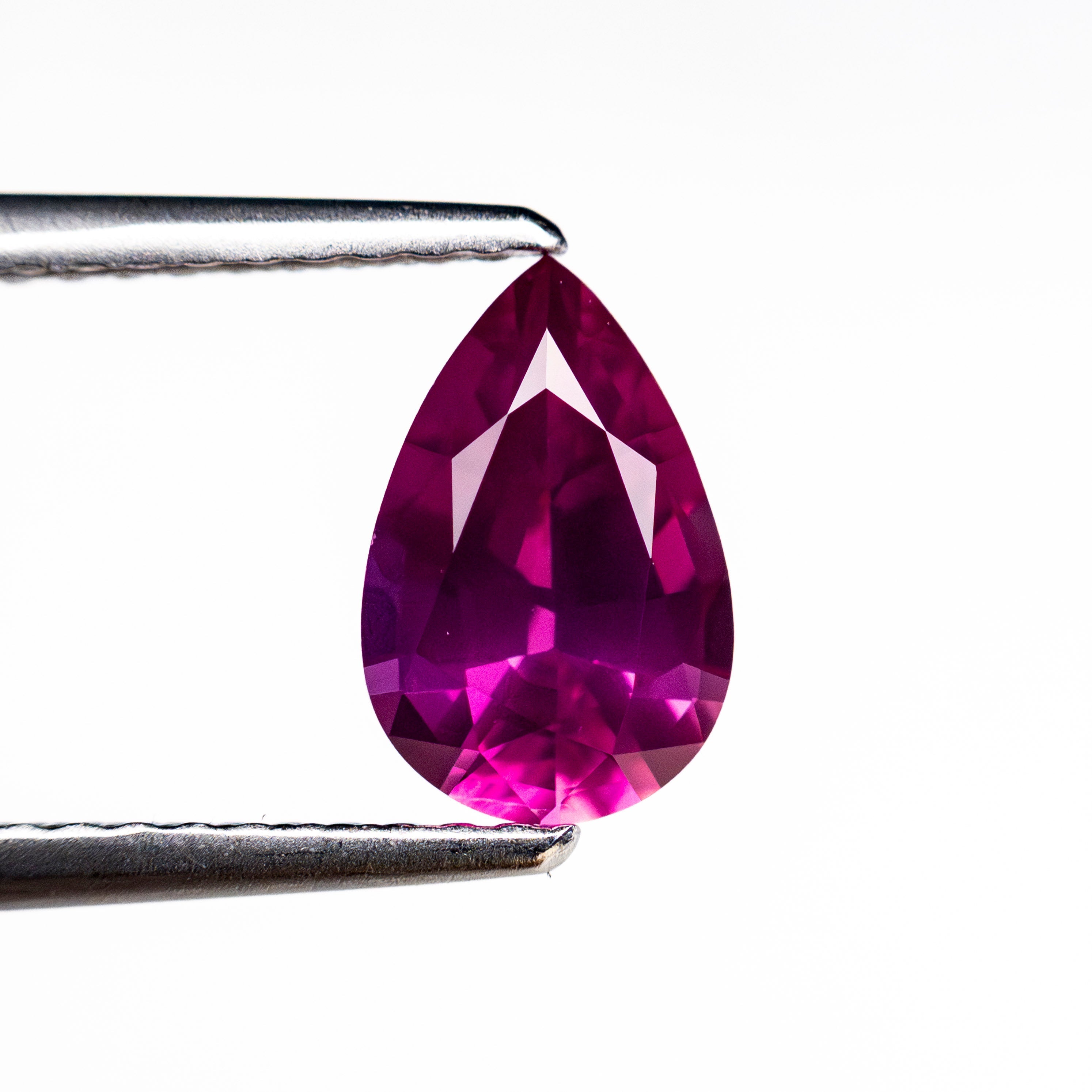 1.24ct 8.53x5.56x3.75mm Pear Brilliant Sapphire 27955-06-Staghead Designs