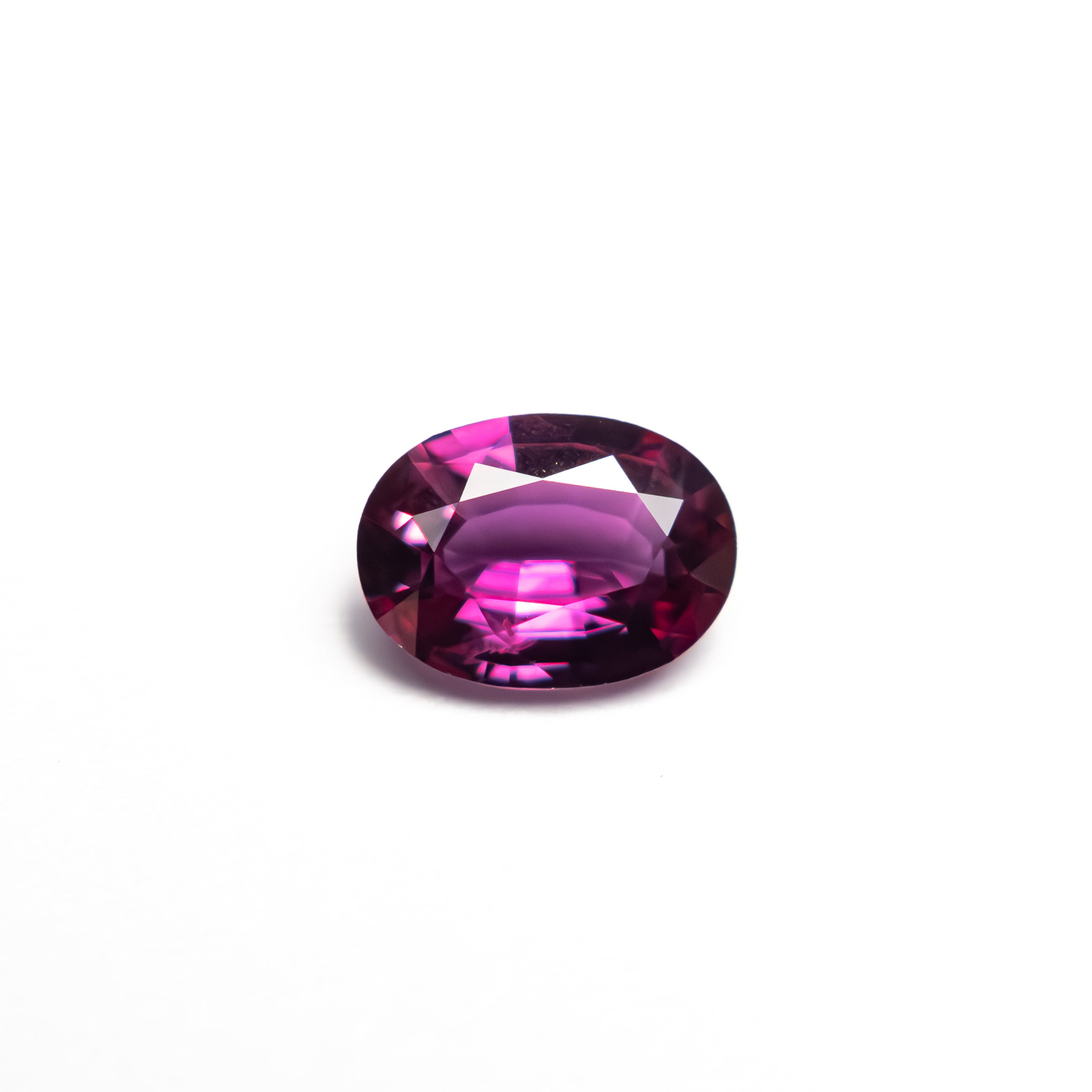 0.59ct 6.14x4.50x2.48mm Oval Brilliant Sapphire 27955-17-Staghead Designs