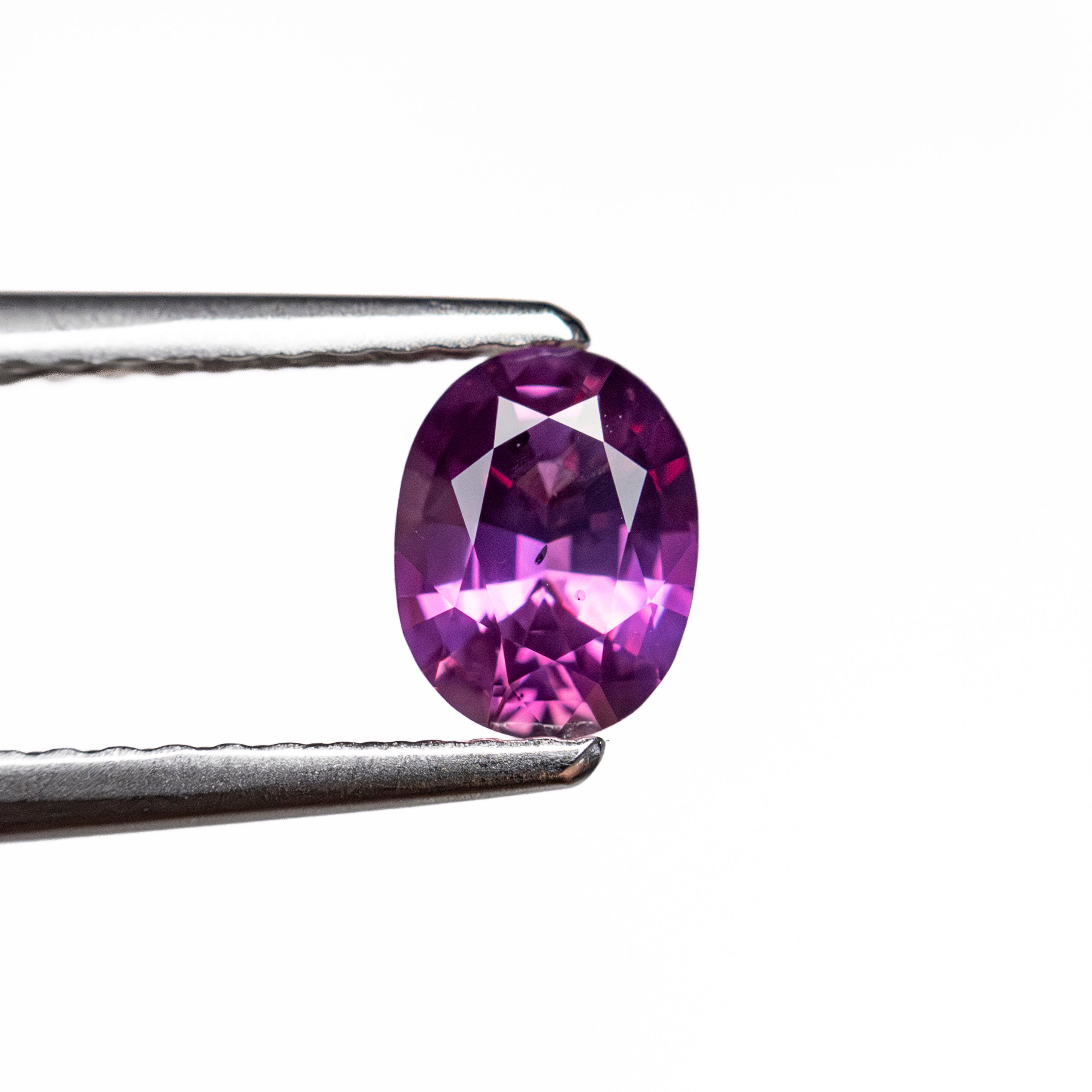 0.68ct 6.08x4.68x3.01mm Oval Brilliant Sapphire 27956-04-Staghead Designs