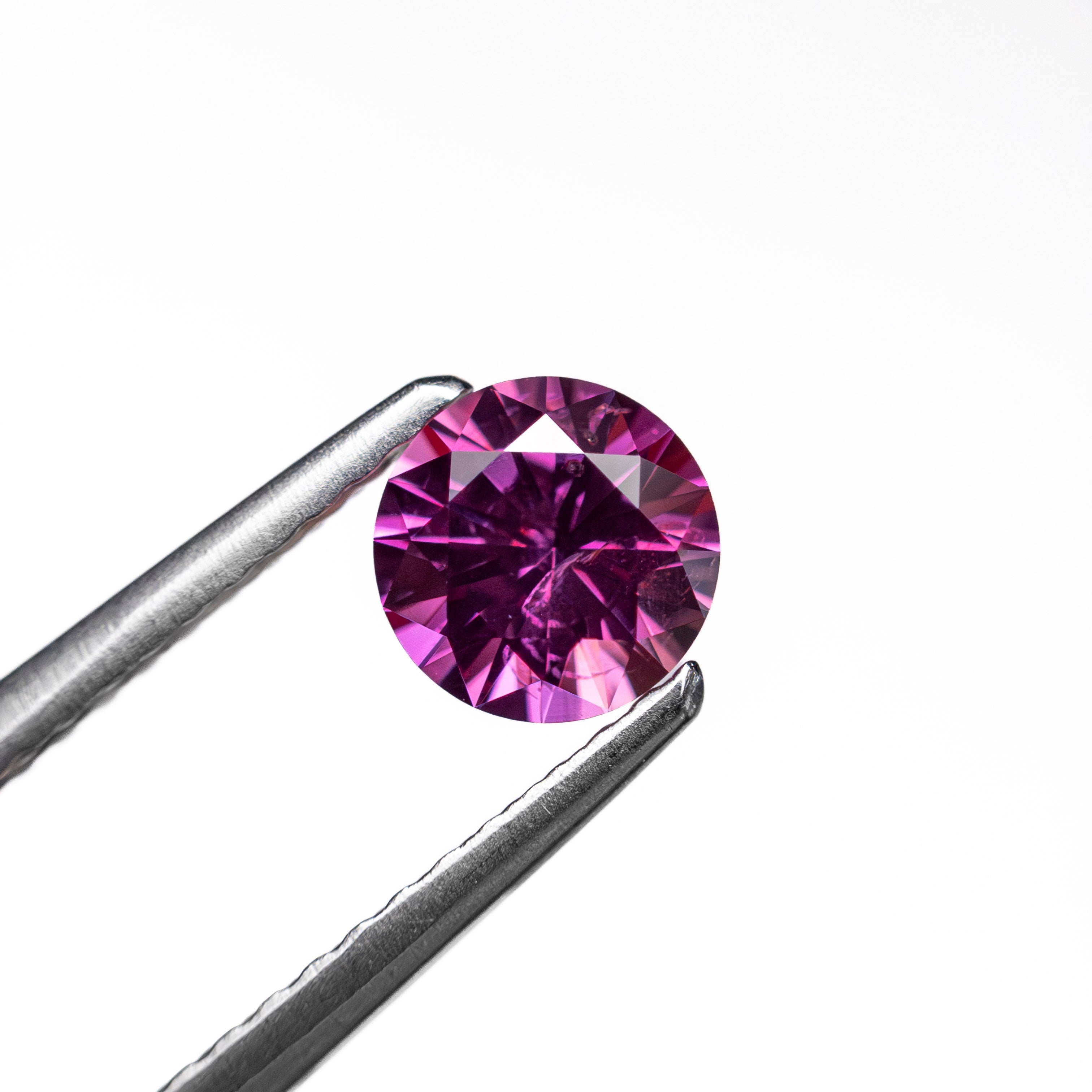 0.67ct 5.24x5.24x3.45mm Round Brilliant Sapphire 27956-10-Staghead Designs
