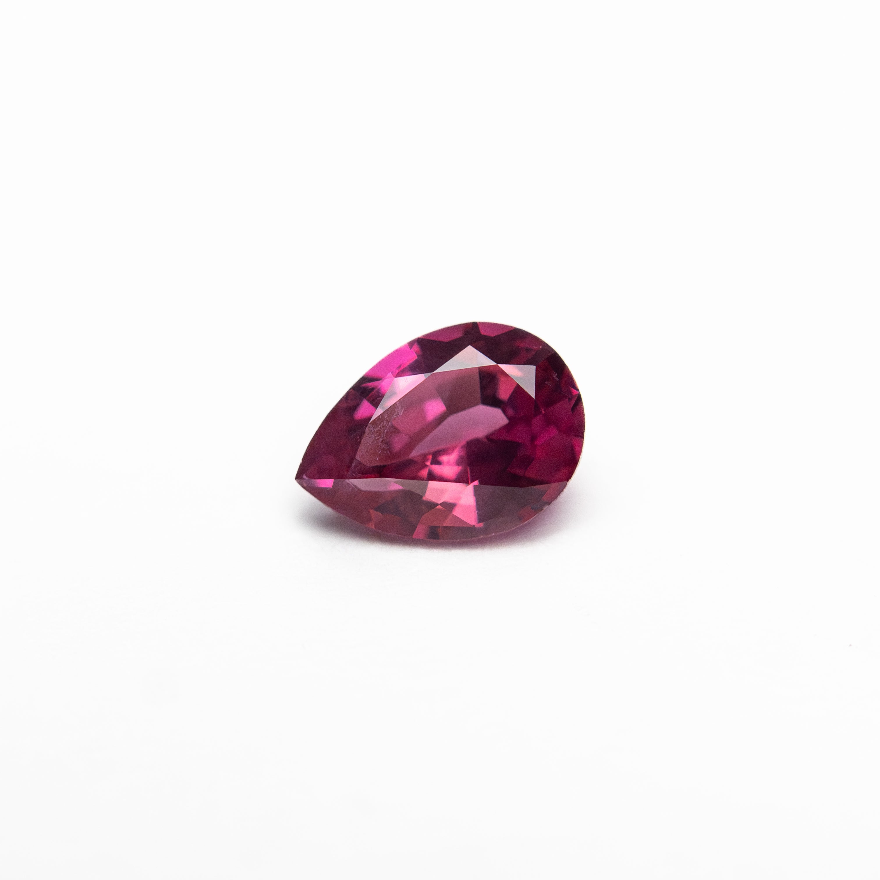 0.42ct 5.56x4.00x2.55mm Pear Brilliant Sapphire 27956-15-Staghead Designs