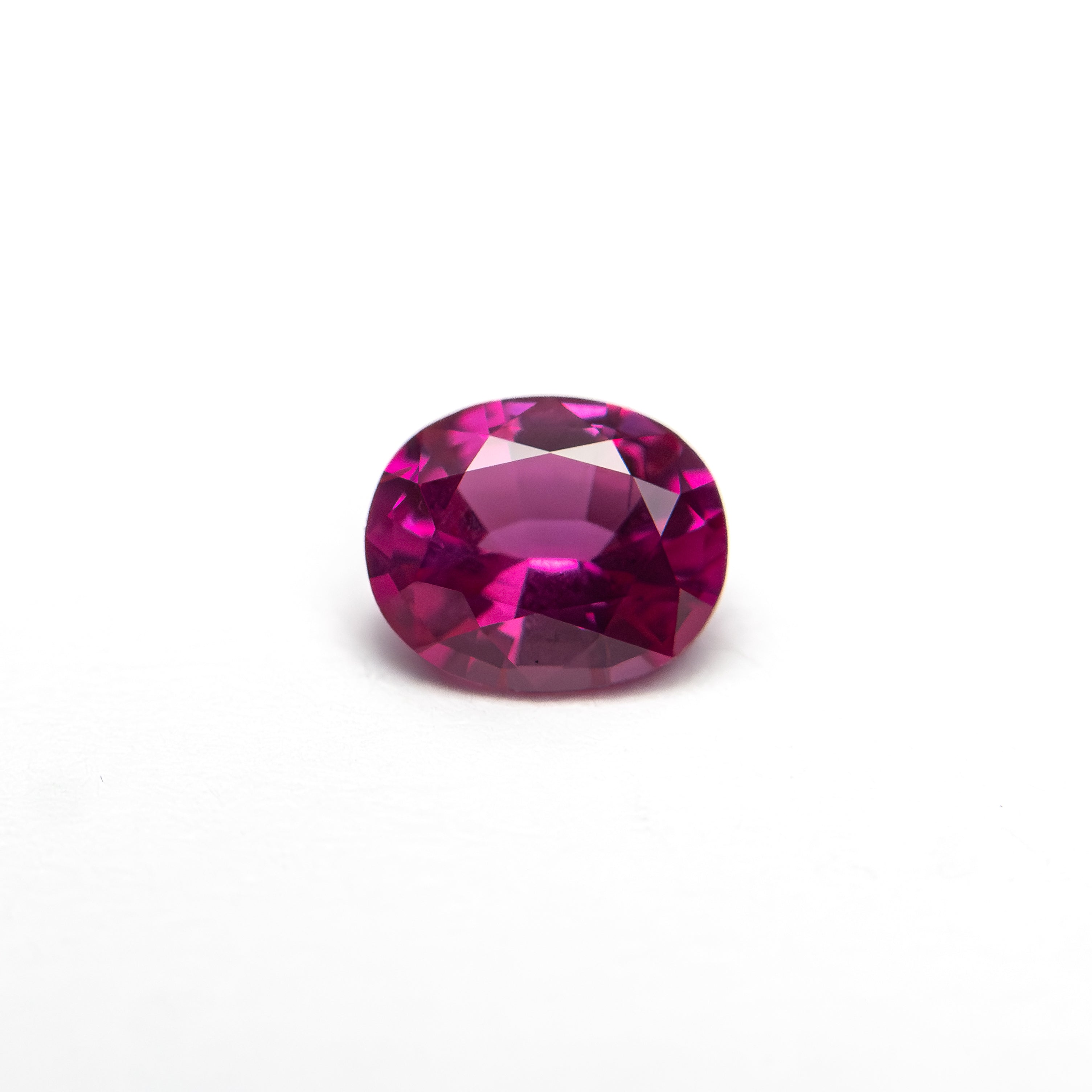 0.55ct 5.48x4.52x2.76mm Oval Brilliant Sapphire 27956-17-Staghead Designs
