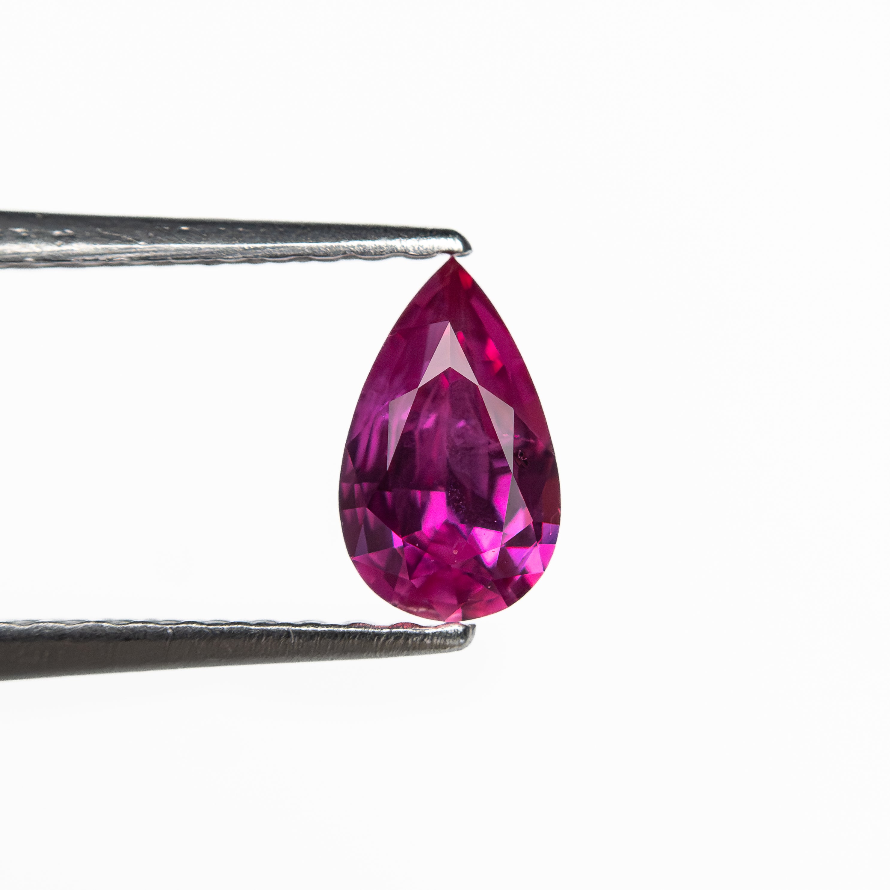 0.50ct 6.67x4.04x2.59mm Pear Brilliant Sapphire 27956-22-Staghead Designs