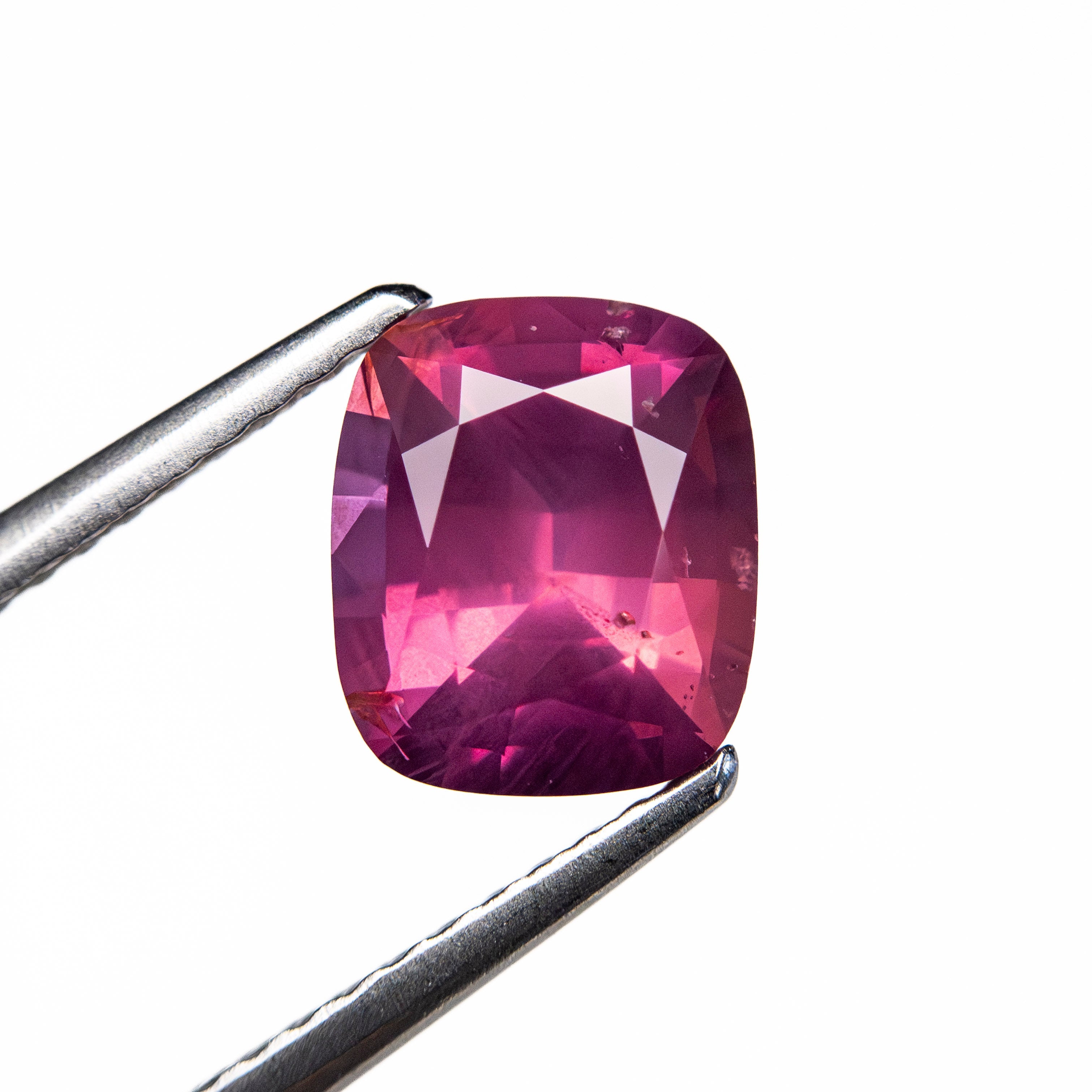 1.83ct 7.67x6.51x4.31mm Cushion Brilliant Sapphire 27957-12-Staghead Designs
