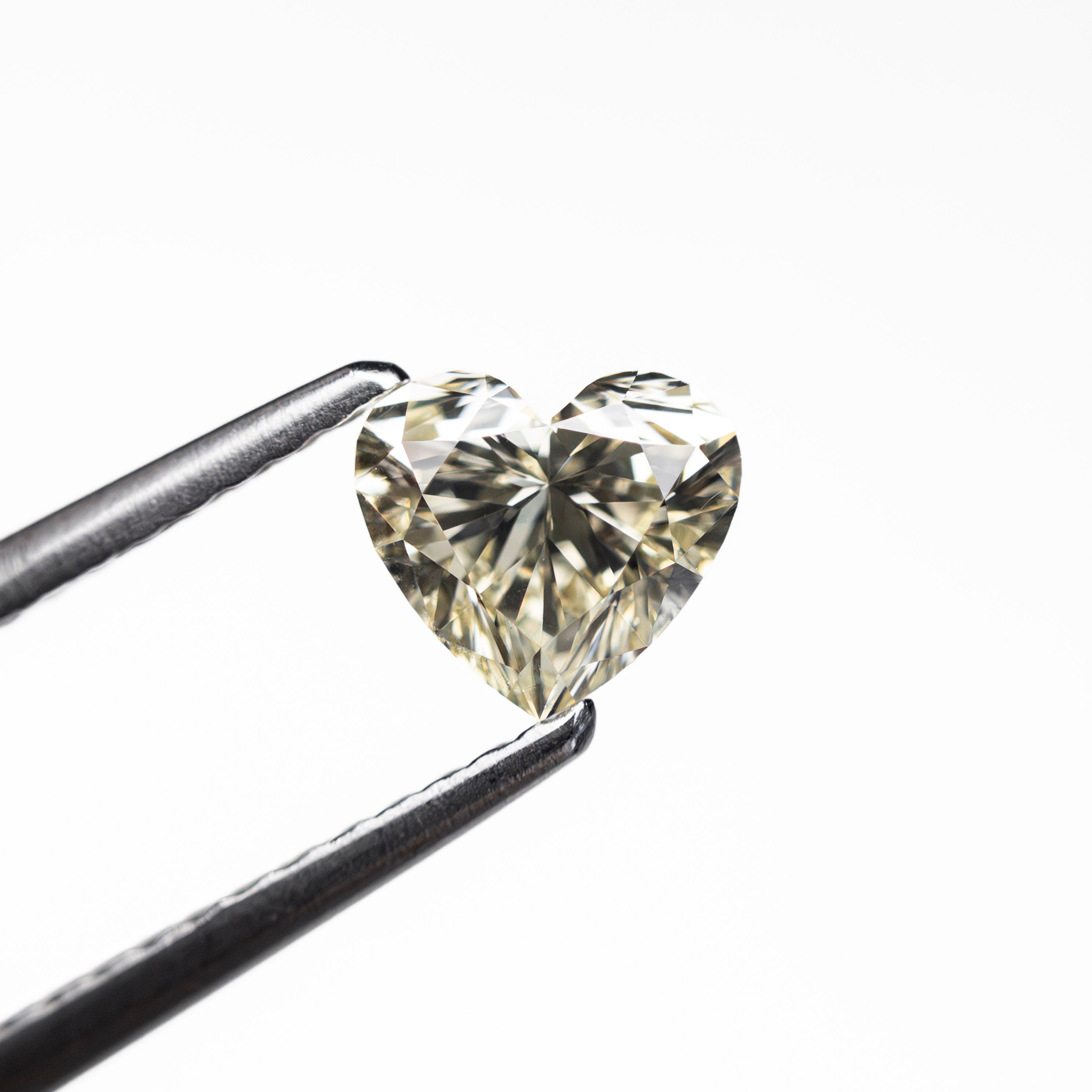 0.65ct 5.27x5.87x3.61mm VS2 U-V Heart Brilliant 🇨🇦 28000-01
