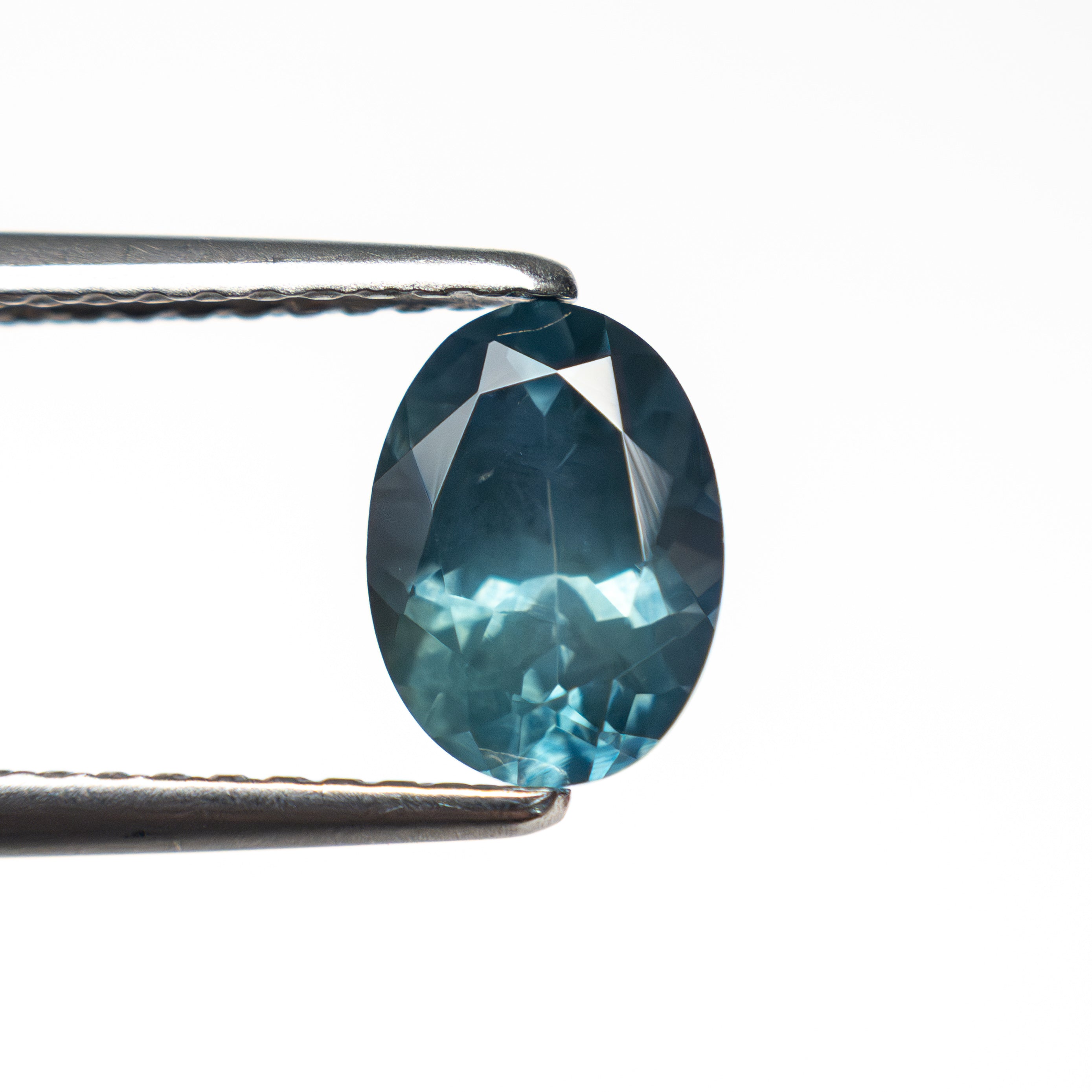 1.33ct 7.52x5.57x3.98mm Oval Brilliant Sapphire 28028-03-Staghead Designs