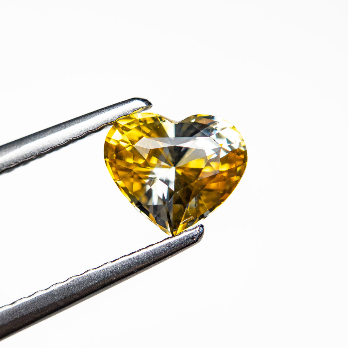 1.13ct 5.86x6.73x3.99mm Heart Brilliant Sapphire 28279-01