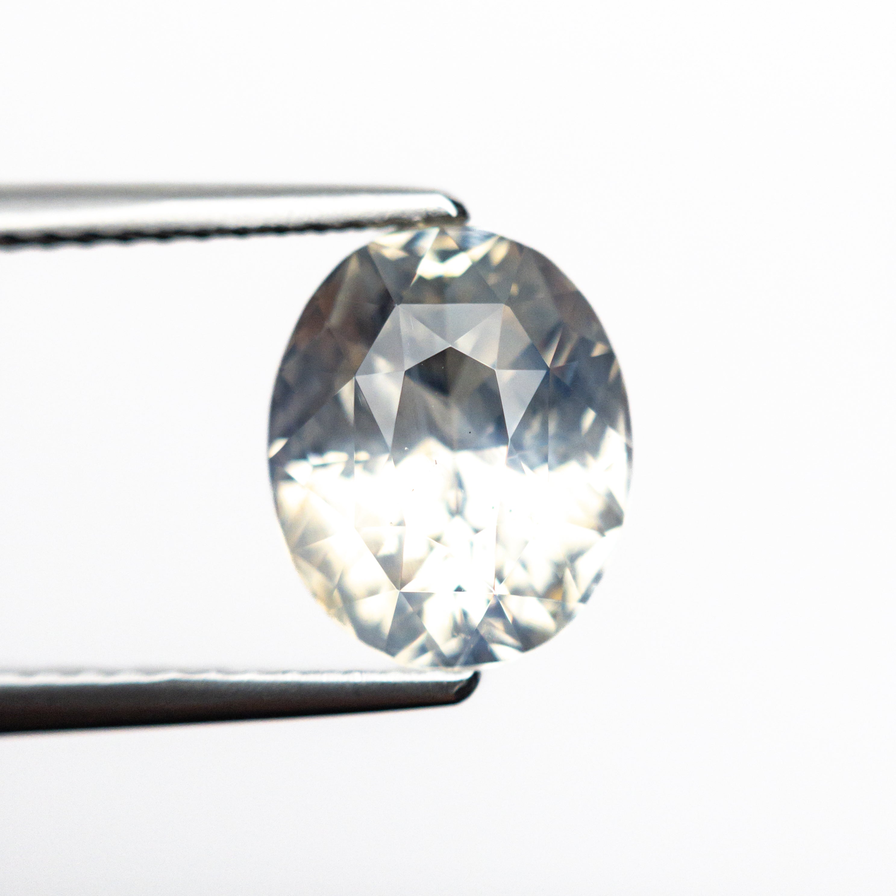 3.18ct 9.51x7.78x5.47mm Oval Brilliant Sapphire 25295-01-Staghead Designs