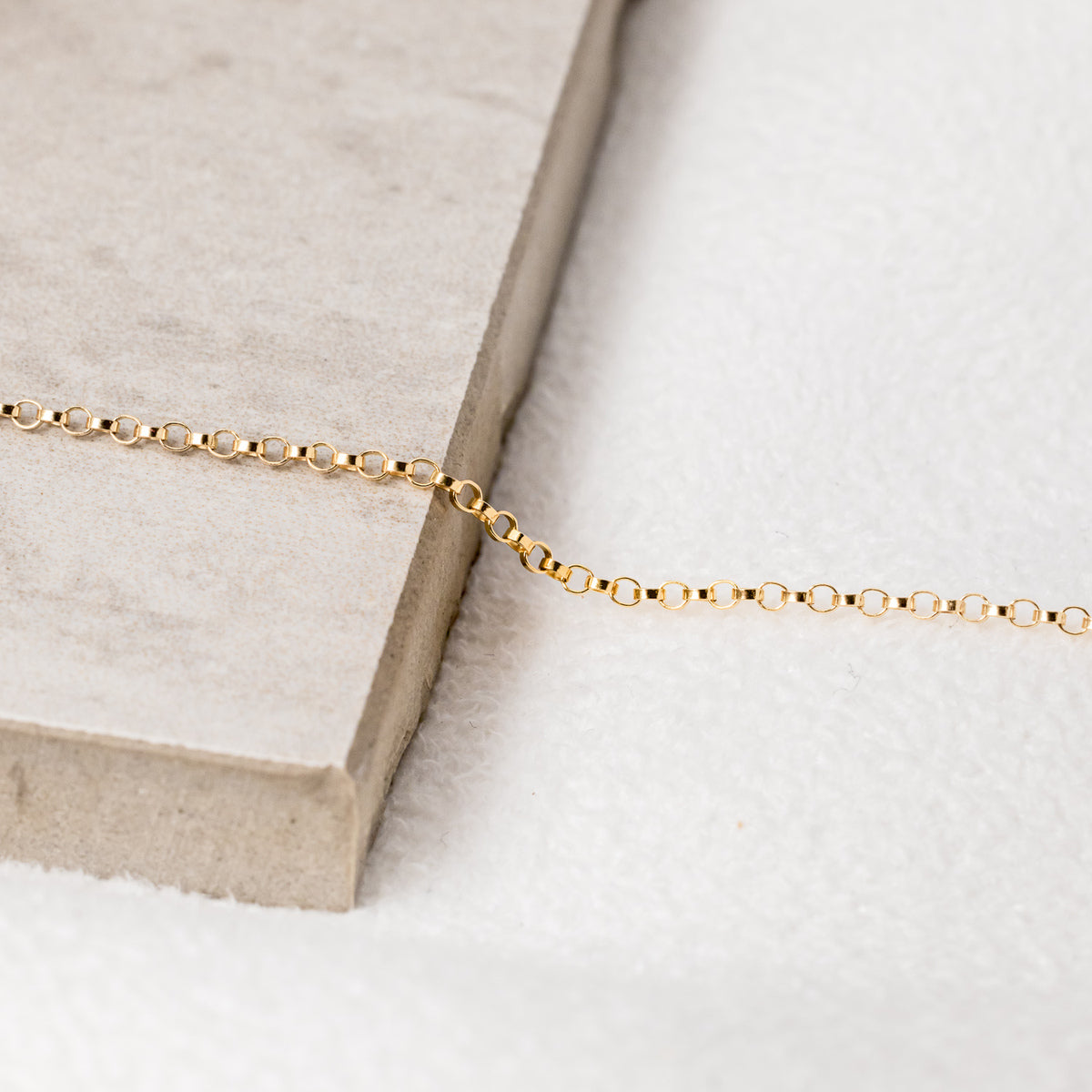 ADJUSTABLE THREADER ROLO CHAIN NECKLACE