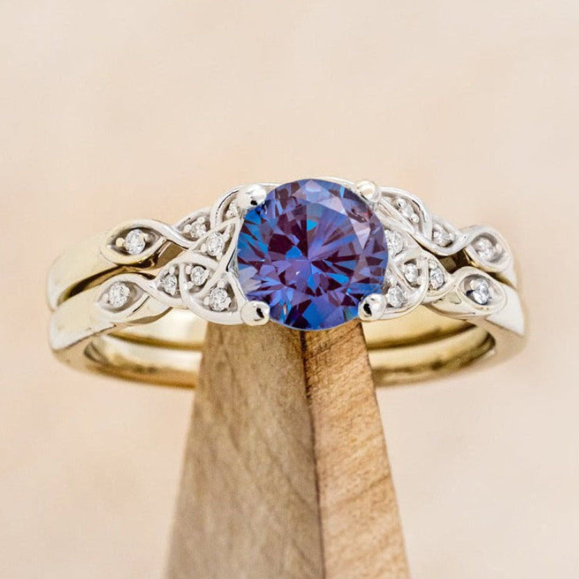 "AIFE" - CELTIC KNOT ENGAGEMENT RING WITH ROUND CENTER STONE-Staghead Designs