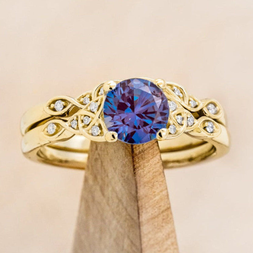 "AIFE" - CELTIC KNOT ENGAGEMENT RING WITH ROUND CENTER STONE-Staghead Designs