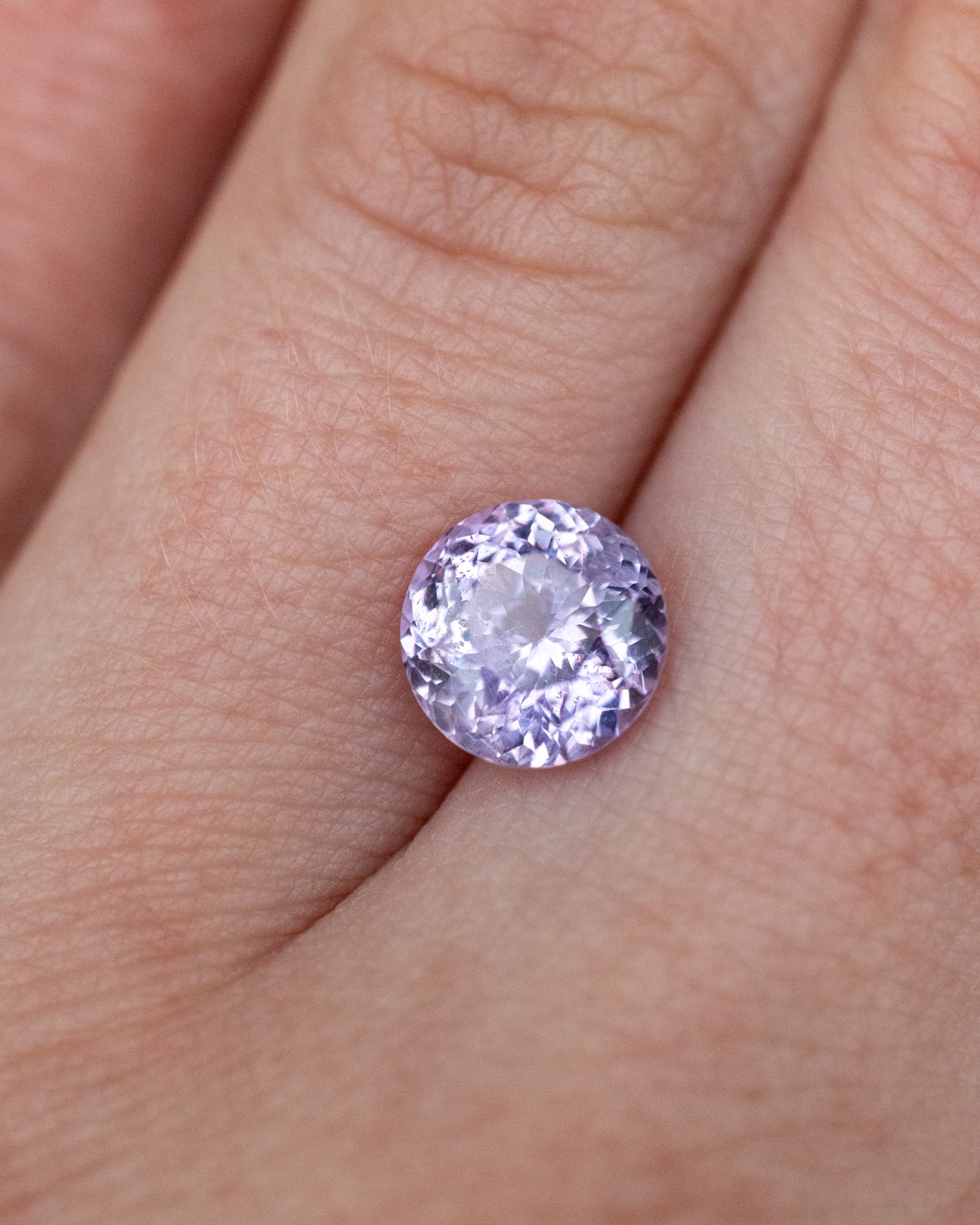 "AMAYA" - ROUND BRILLIANT-CUT PURPLE SAPPHIRE-7