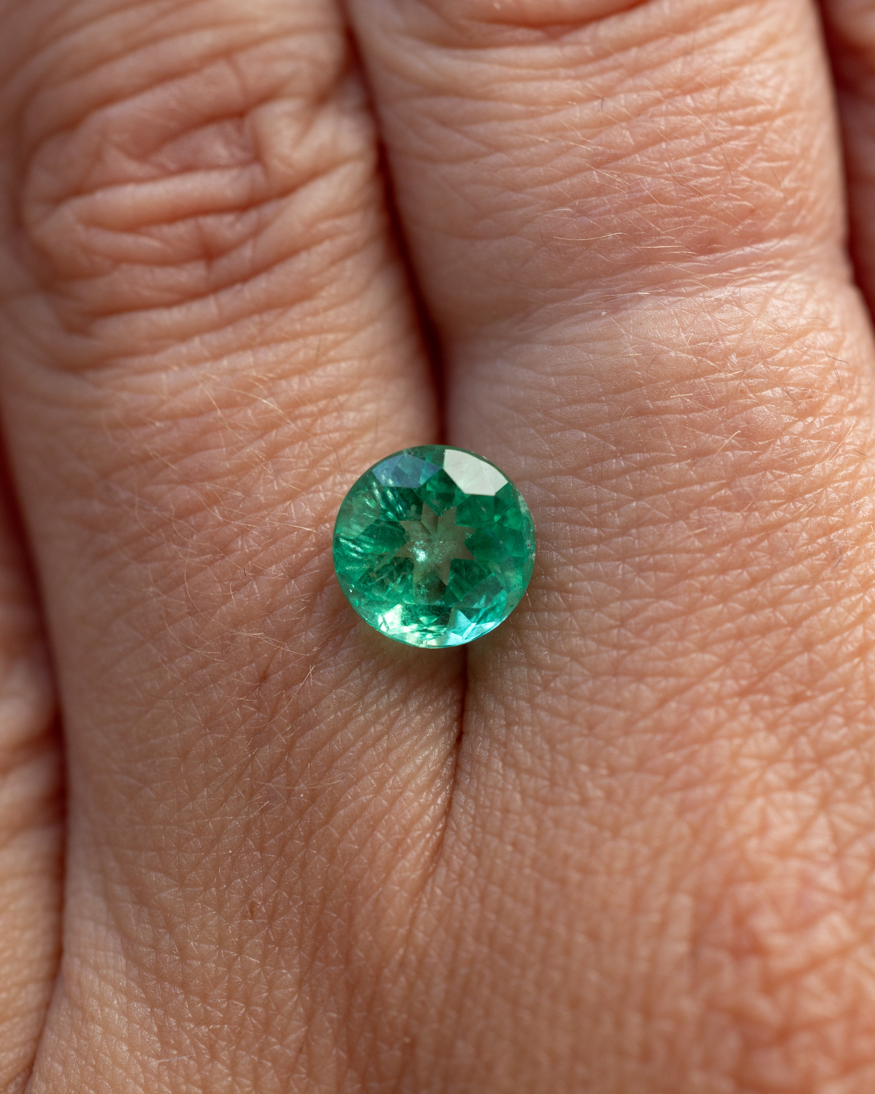 ROUND BRILLIANT CUT EMERALD Staghead Designs
