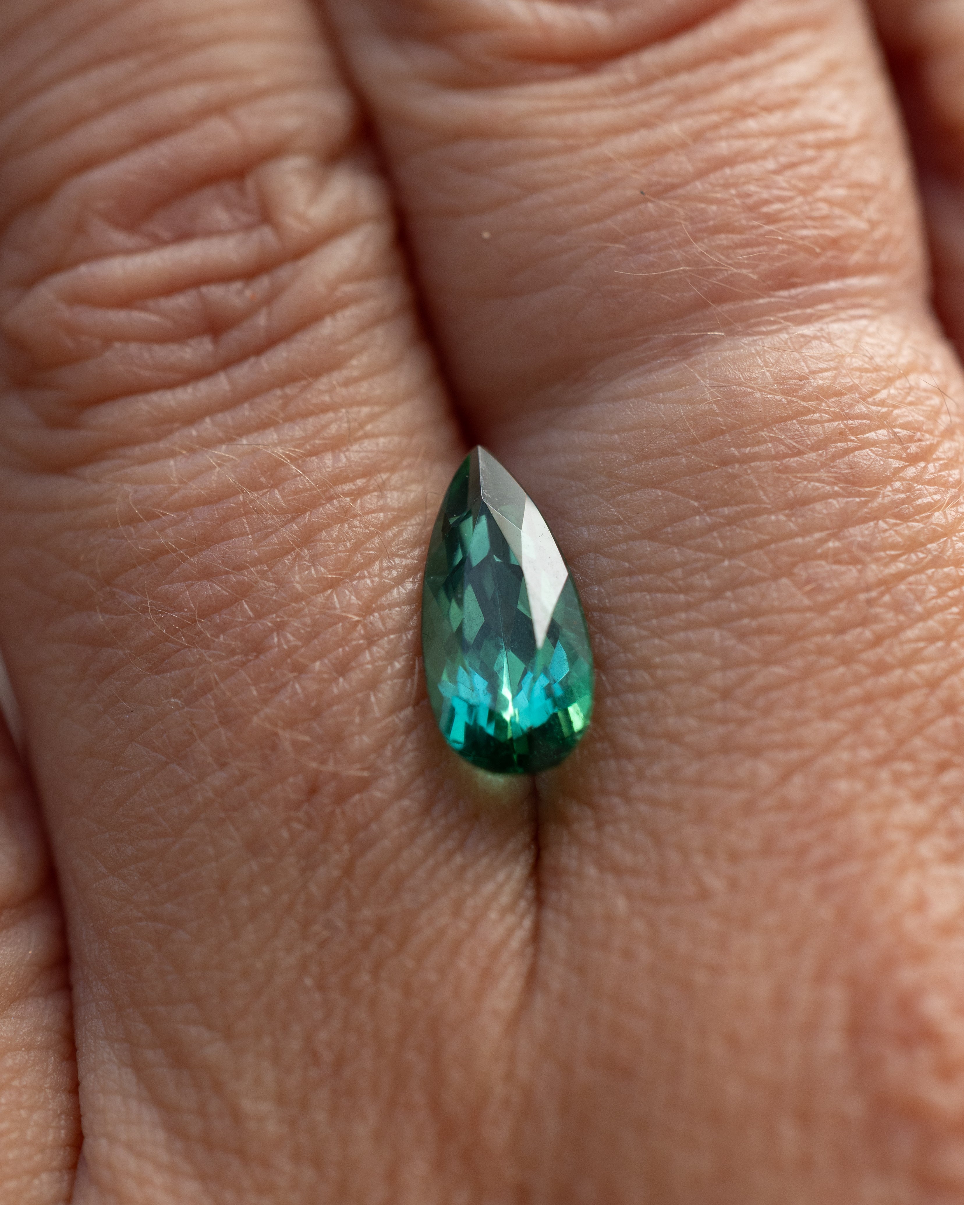 1.33ct 11.5x5x3.1mm PEAR BRILLIANT CUT GREEN TOURMALINE-Staghead Designs