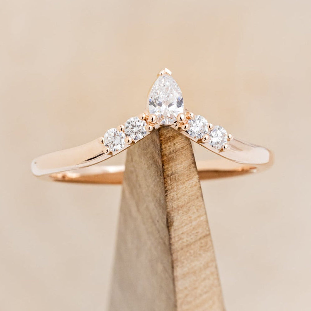 "BELLAMY" - V-SHAPED DIAMOND TRACER-1