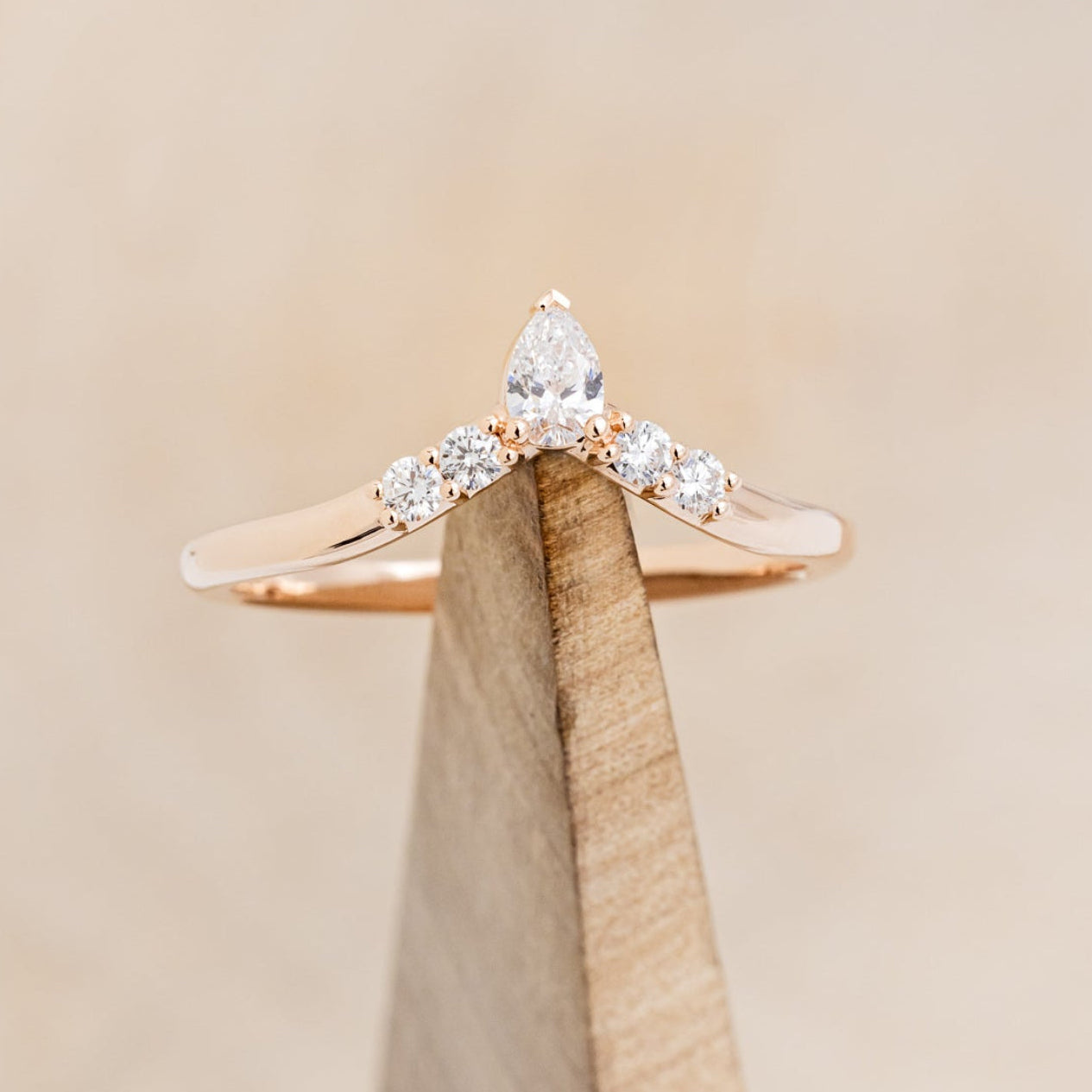 "BELLAMY" - V-SHAPED DIAMOND TRACER-1