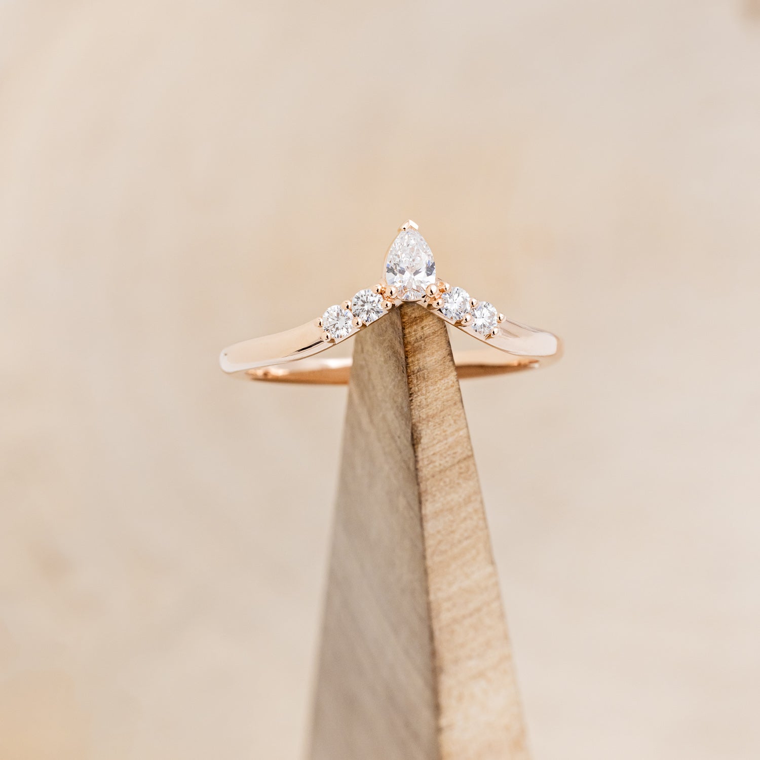 "BELLAMY" - V-SHAPED DIAMOND TRACER-1