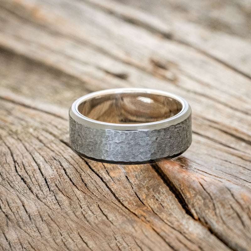 HAMMERED BLACK ZIRCONIUM WEDDING RING WITH A 14K GOLD LINING-3