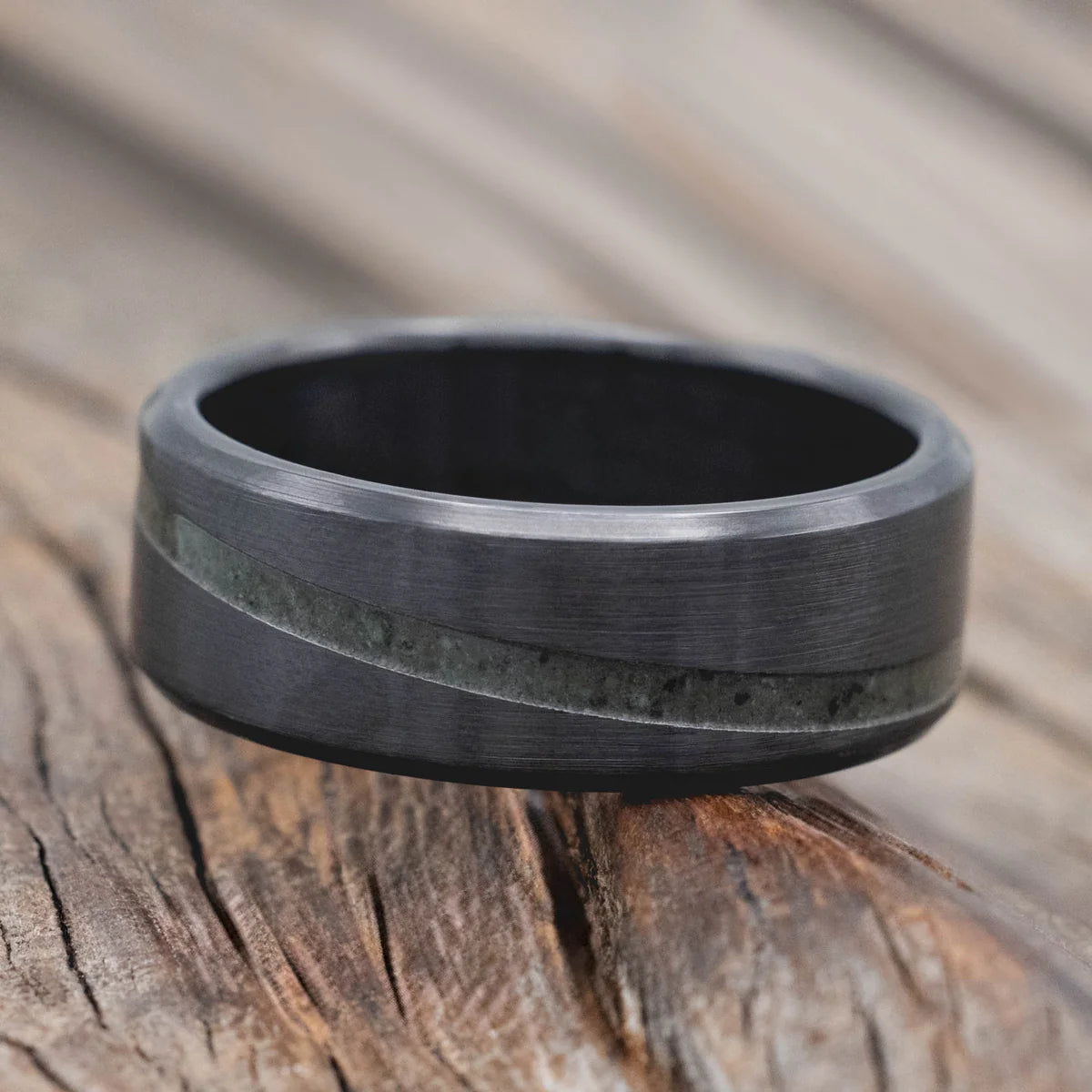 "Ronan" - Wedding Band With An Angled Moldavite & Moss Agate Inlay And A Brushed Finish - Black Zirconium (8MM) - Size 9 1/2