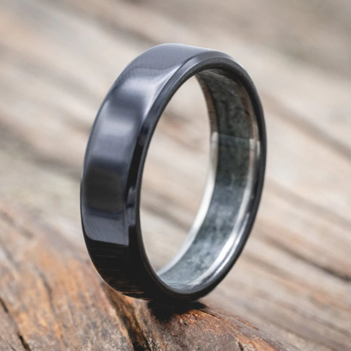 "Hyperion" - Crushed Moss Agate Lined Wedding Band - Black Zirconium (6mm) - Size 8 1/4